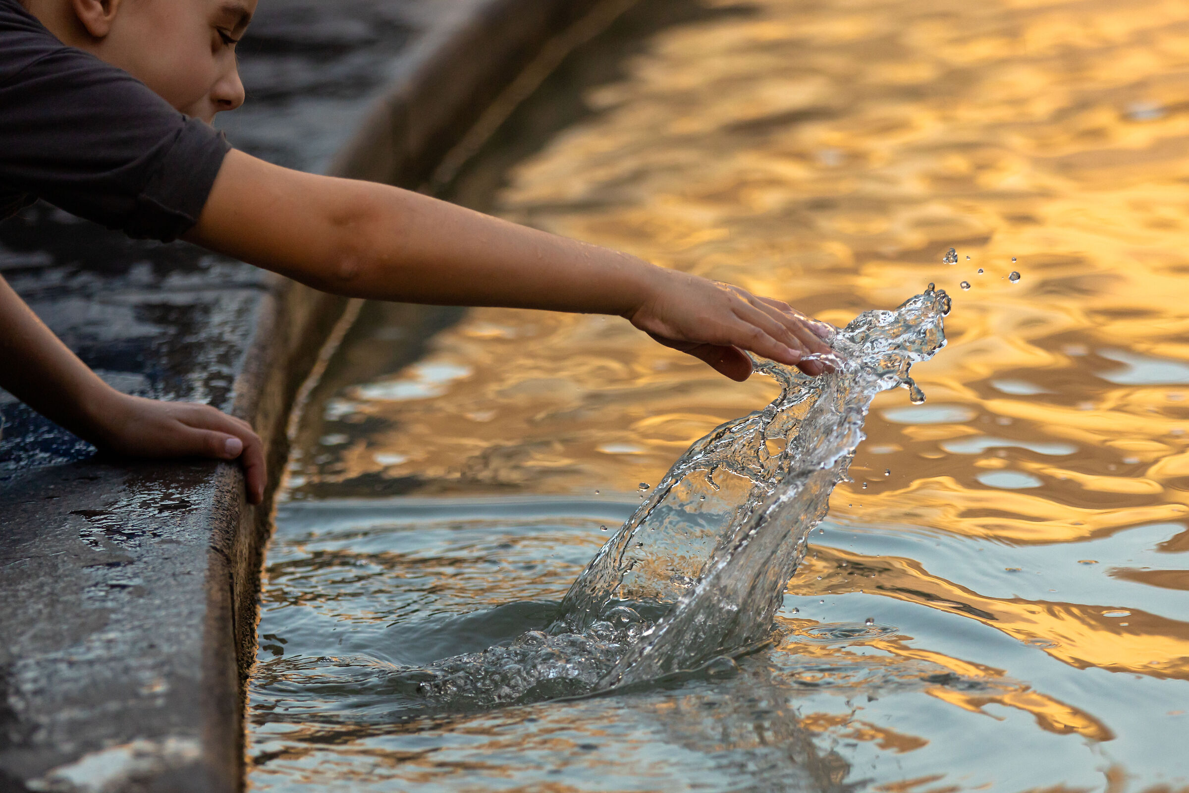 Playing with water part.2