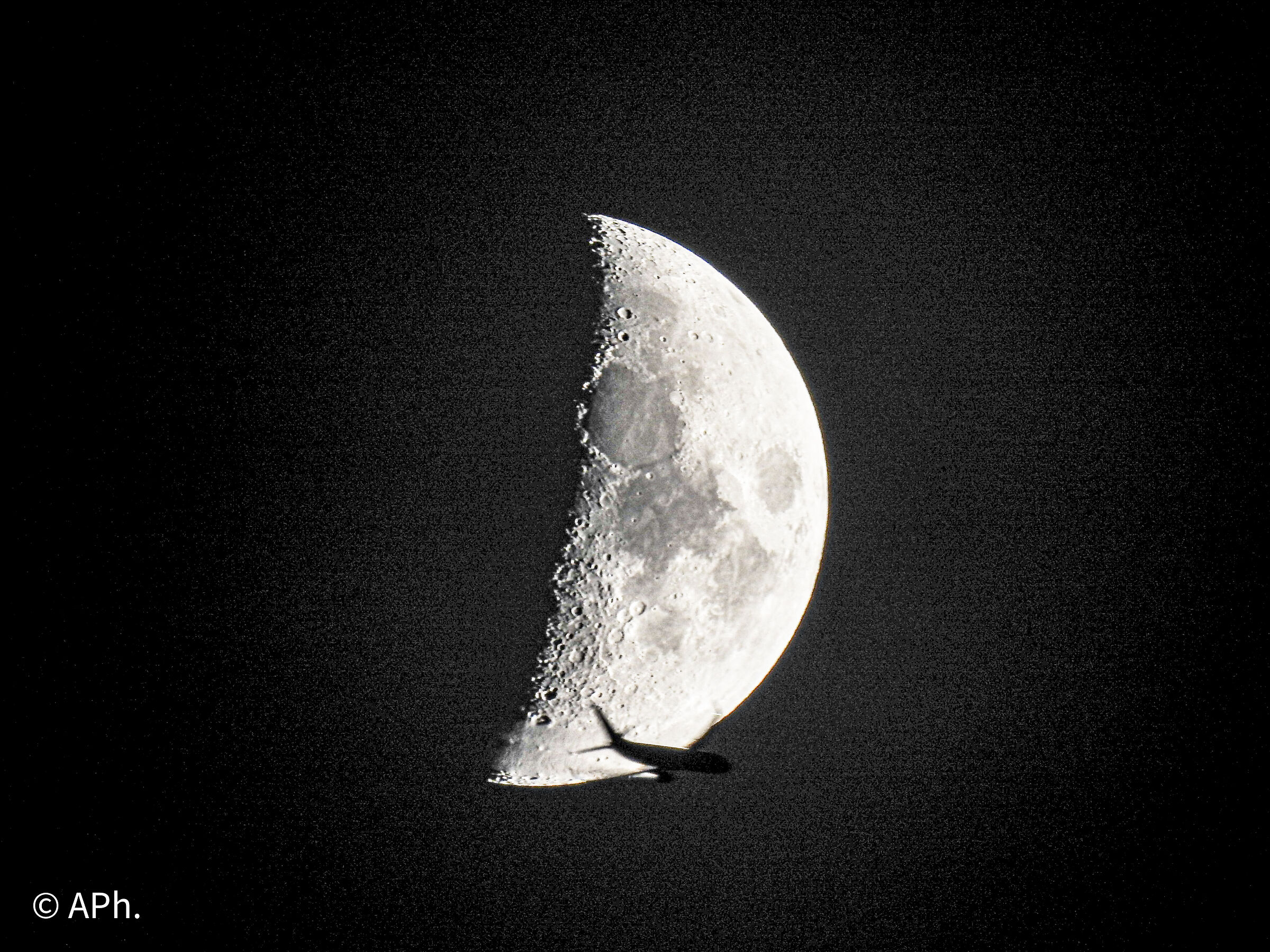 The SWITCH. Luna con aereo