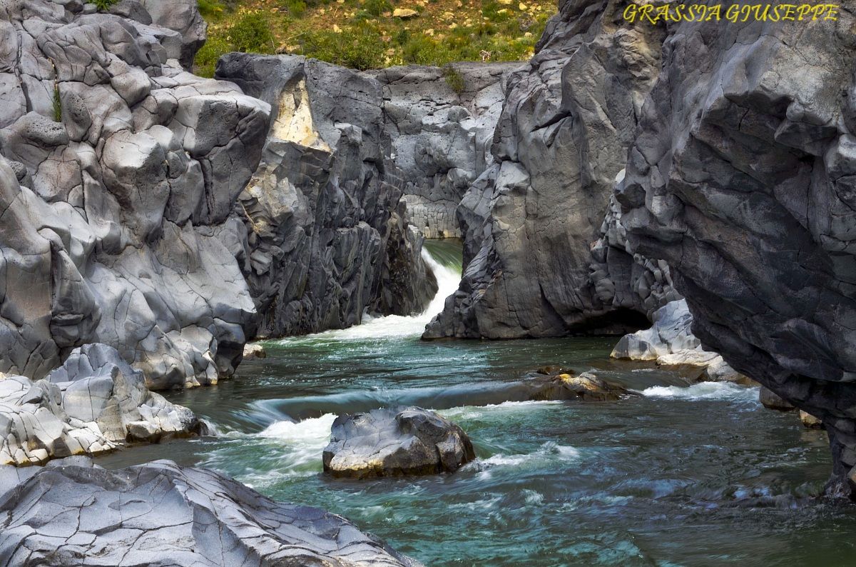 Tra le suggestive Forre laviche del Simeto