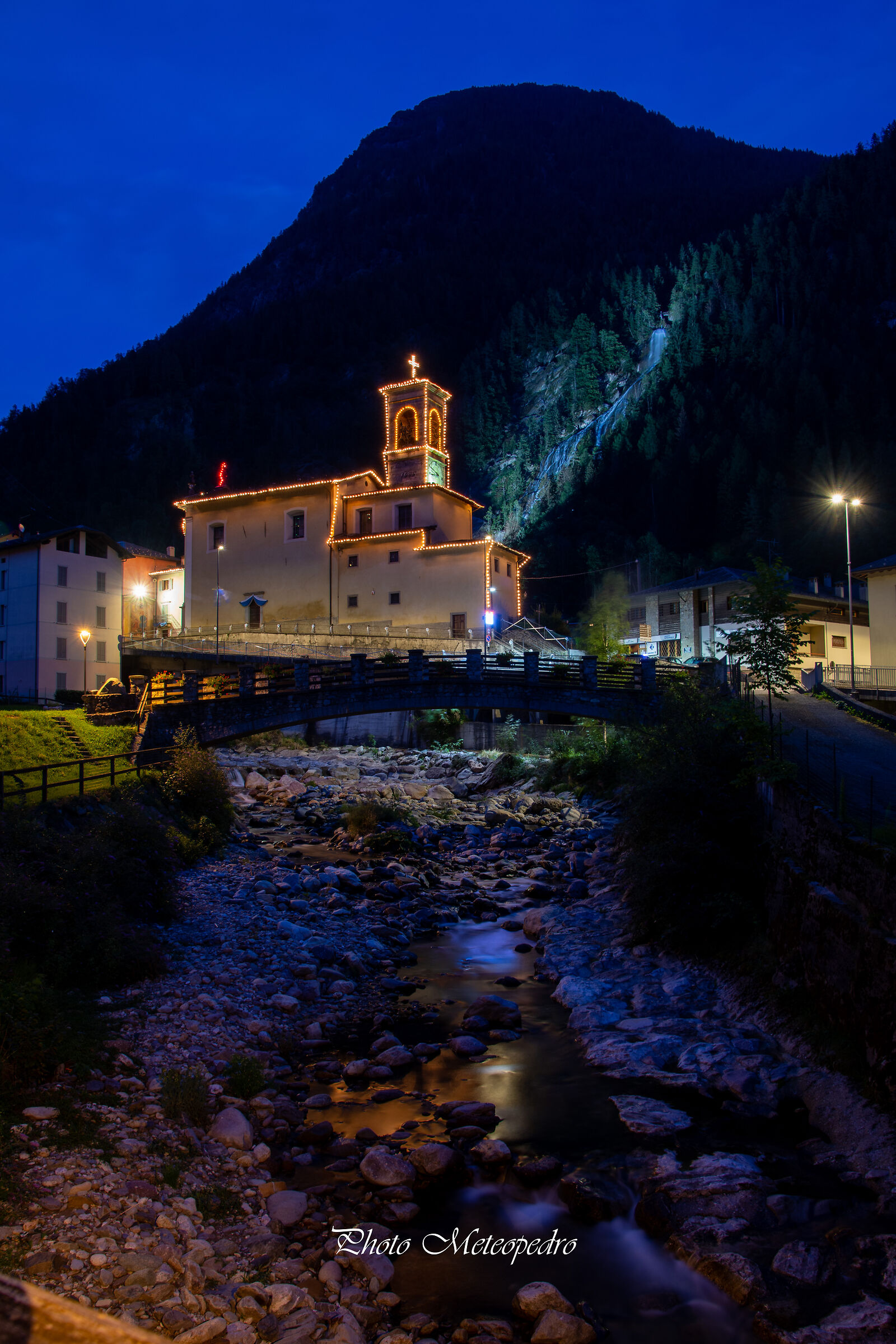 Branzi by night