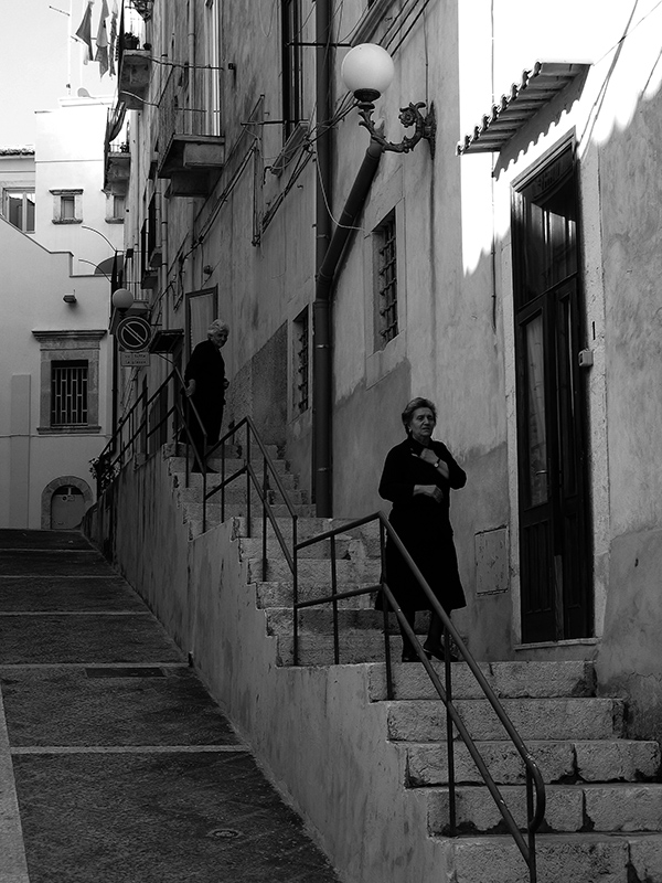 Signore a Rodi Garganico