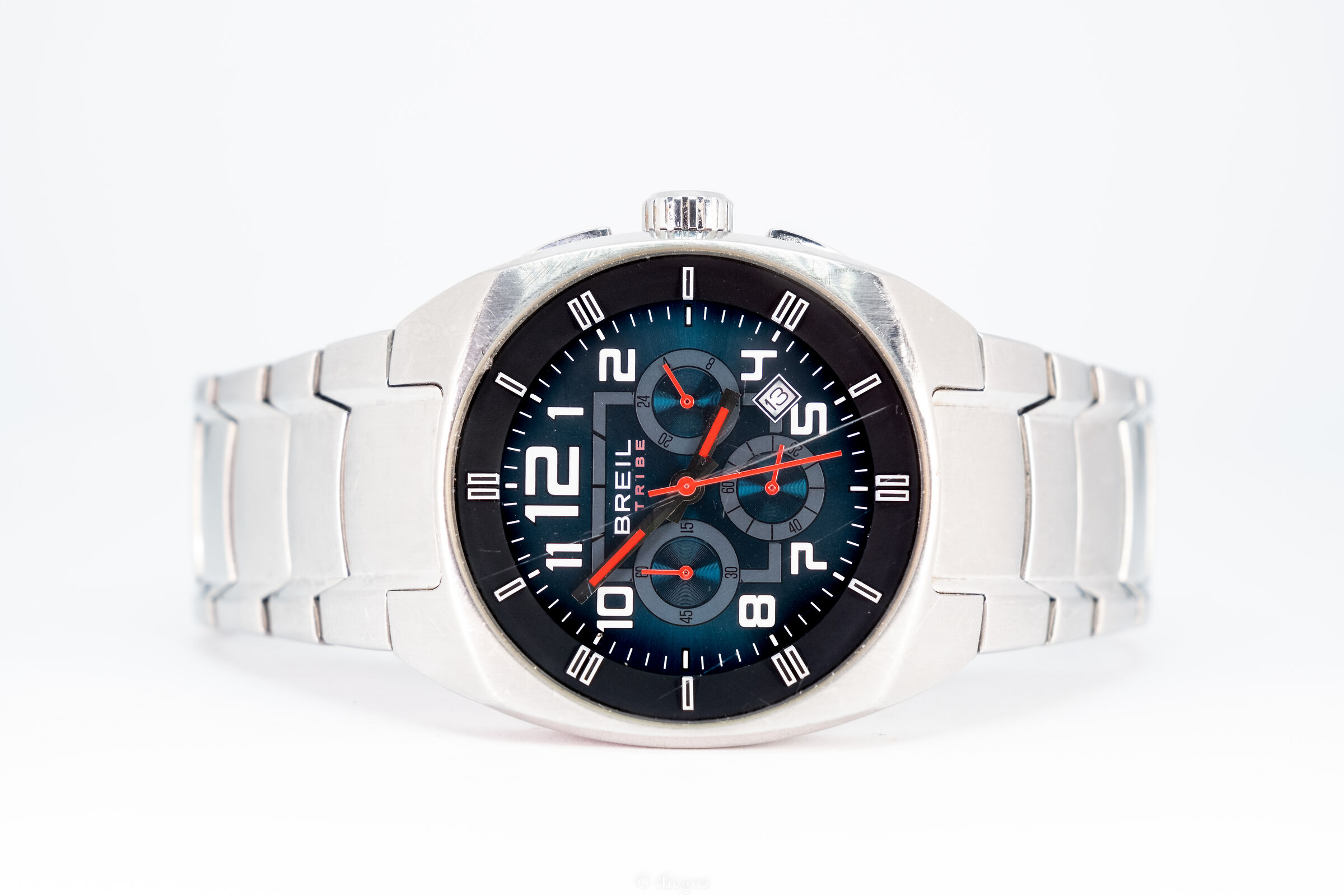 xh2 Still life on lived watch 3