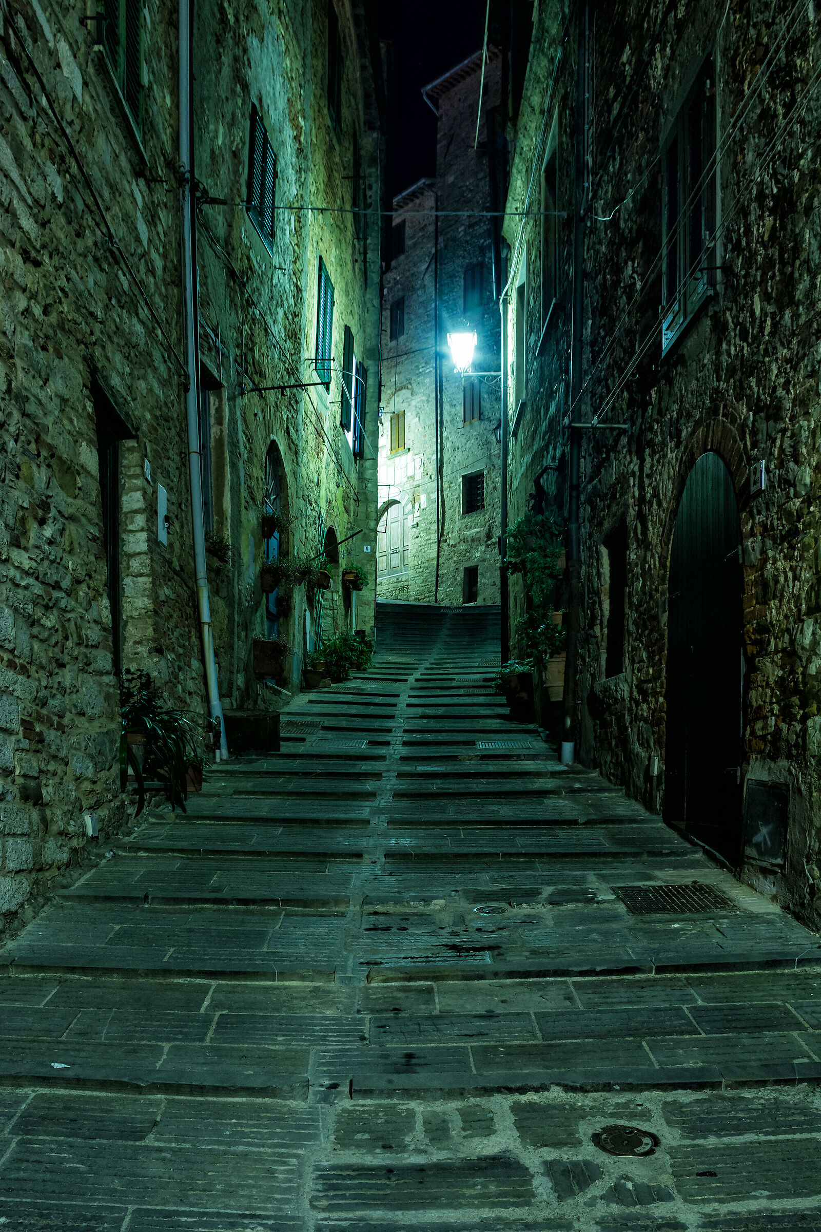 Nei vicoli di Campiglia Marittima