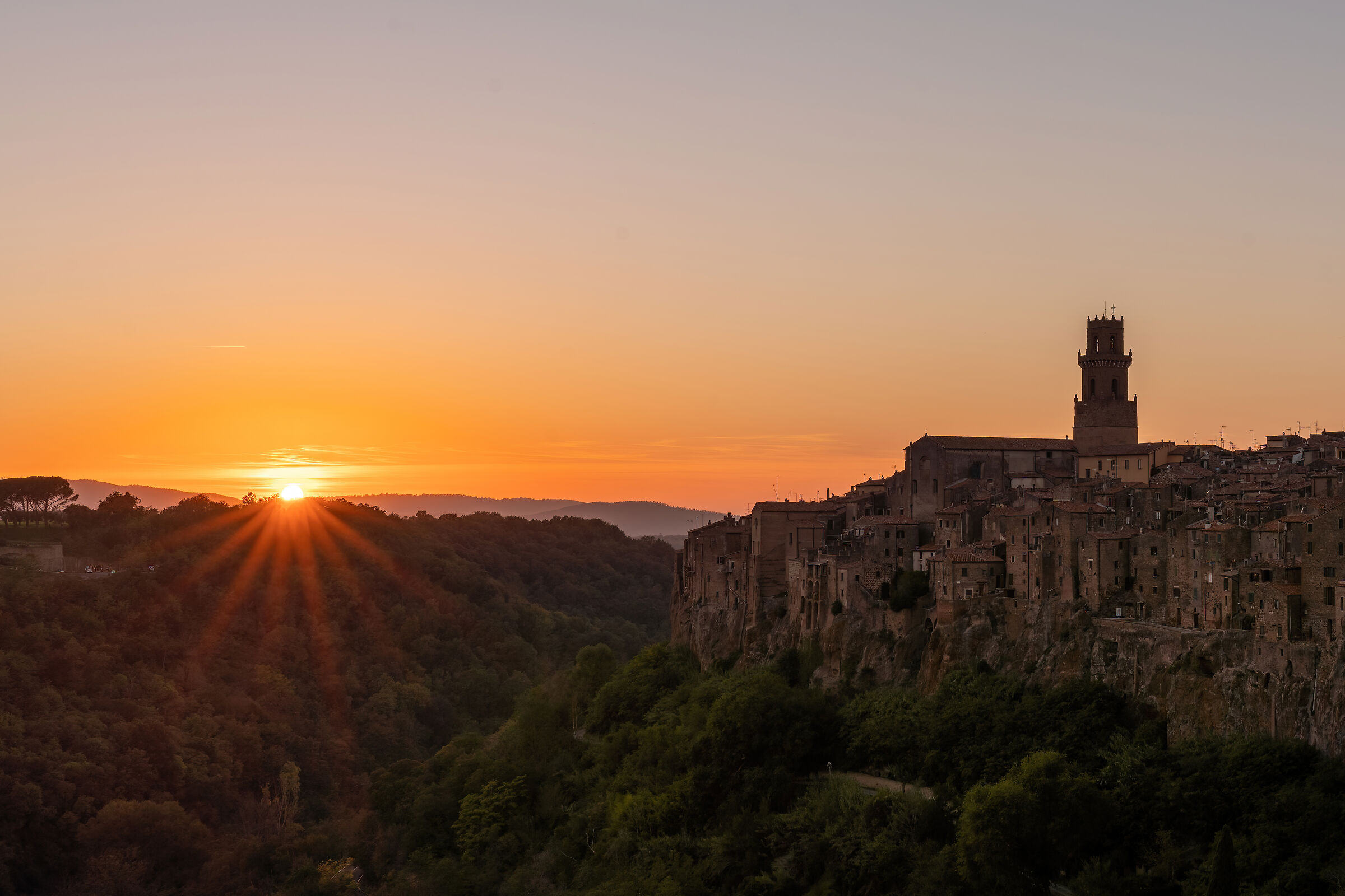 Another day that ends on the beautiful Pitigliano