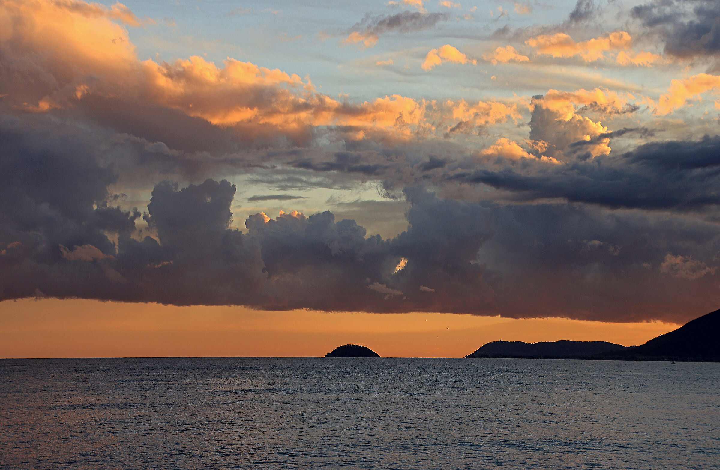Tramonto invernale in Liguria