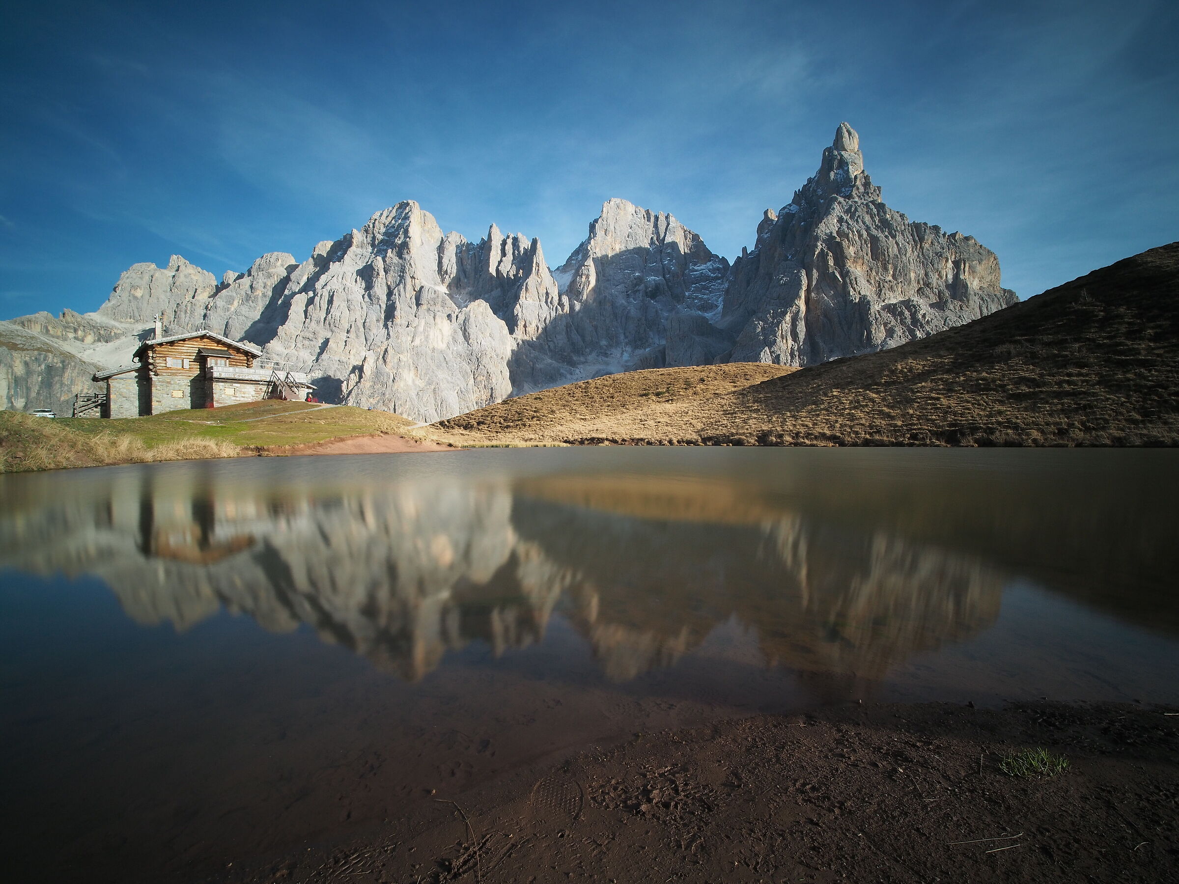 Hut Segantini_passo Rolle