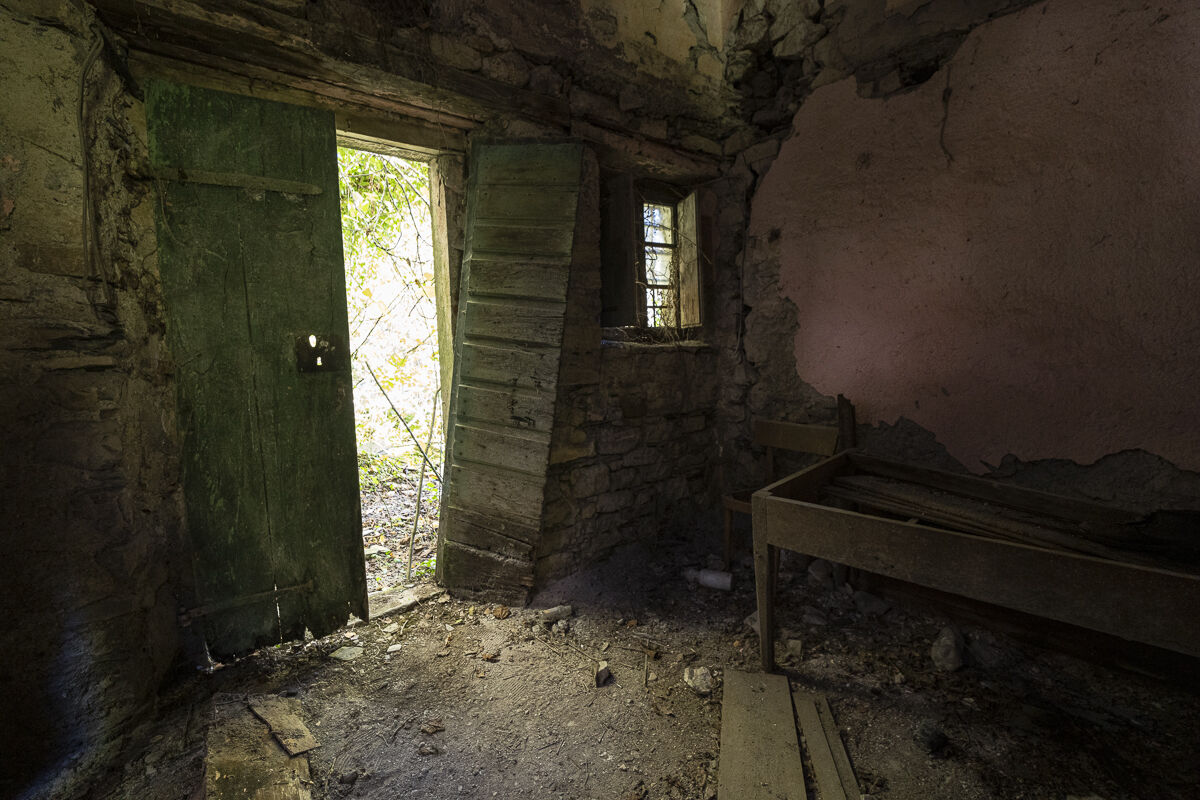 Colors of abandonment