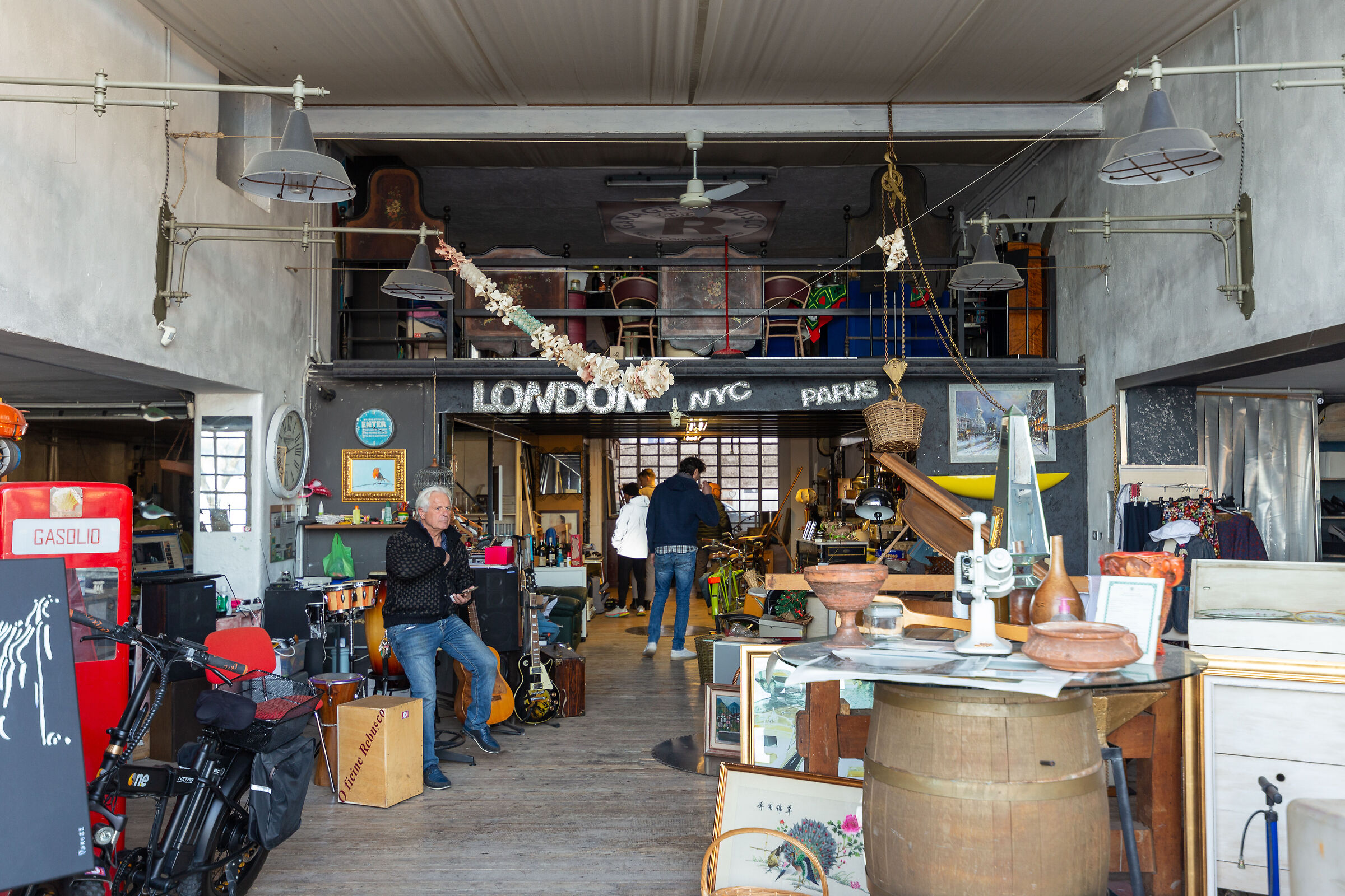 The business shop