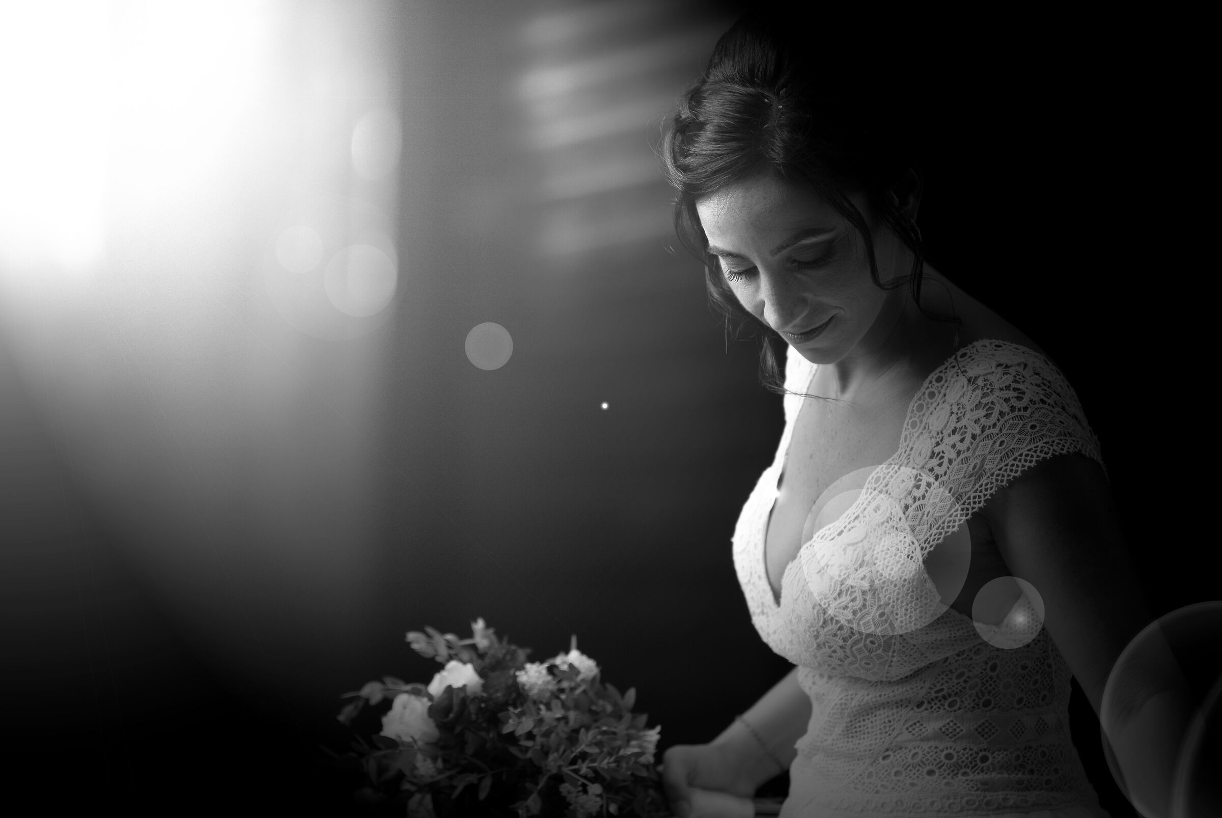 Bride found by chance in the city center