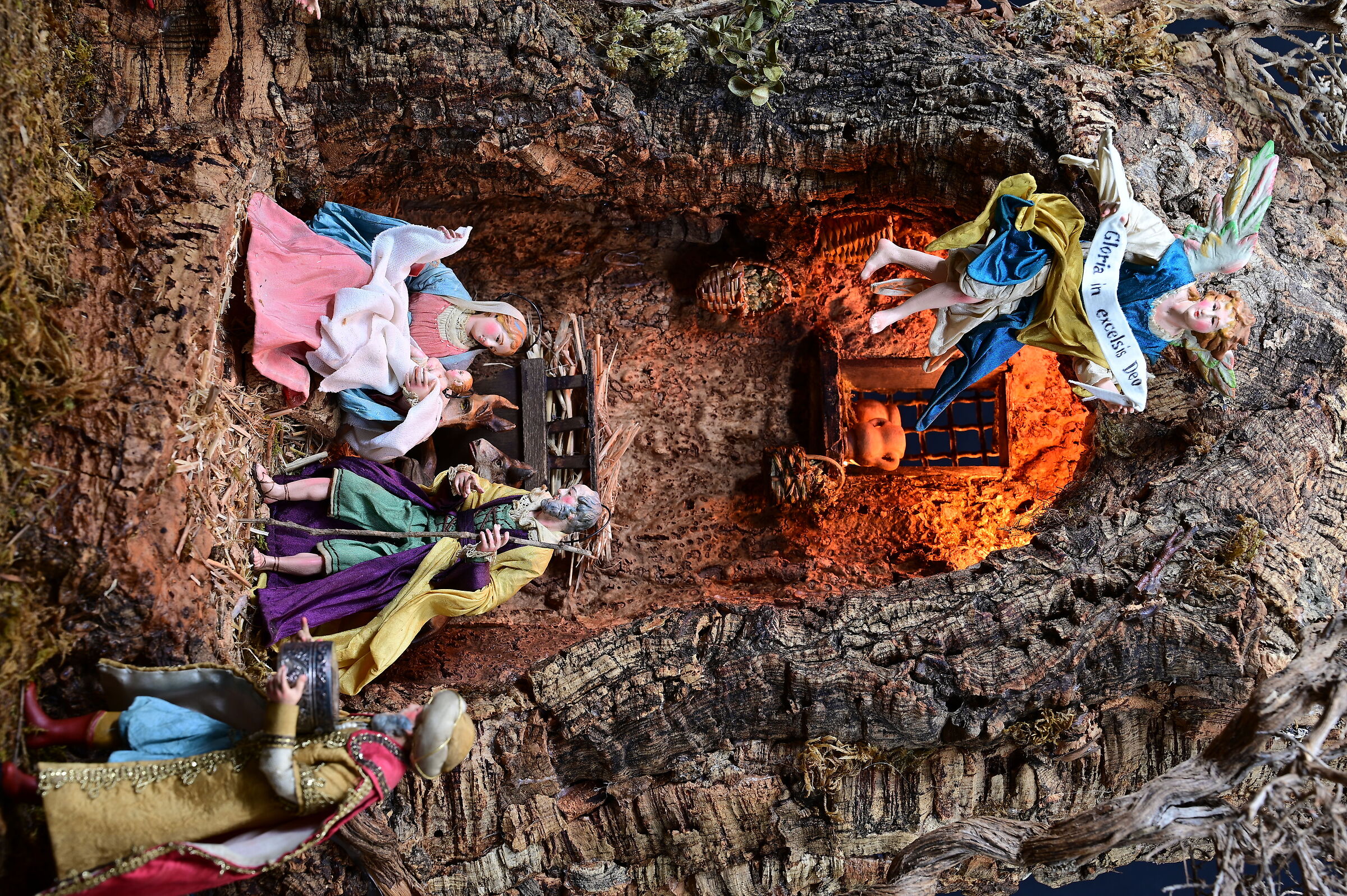 Presepe 2022 - Interno modellato dal pieno -