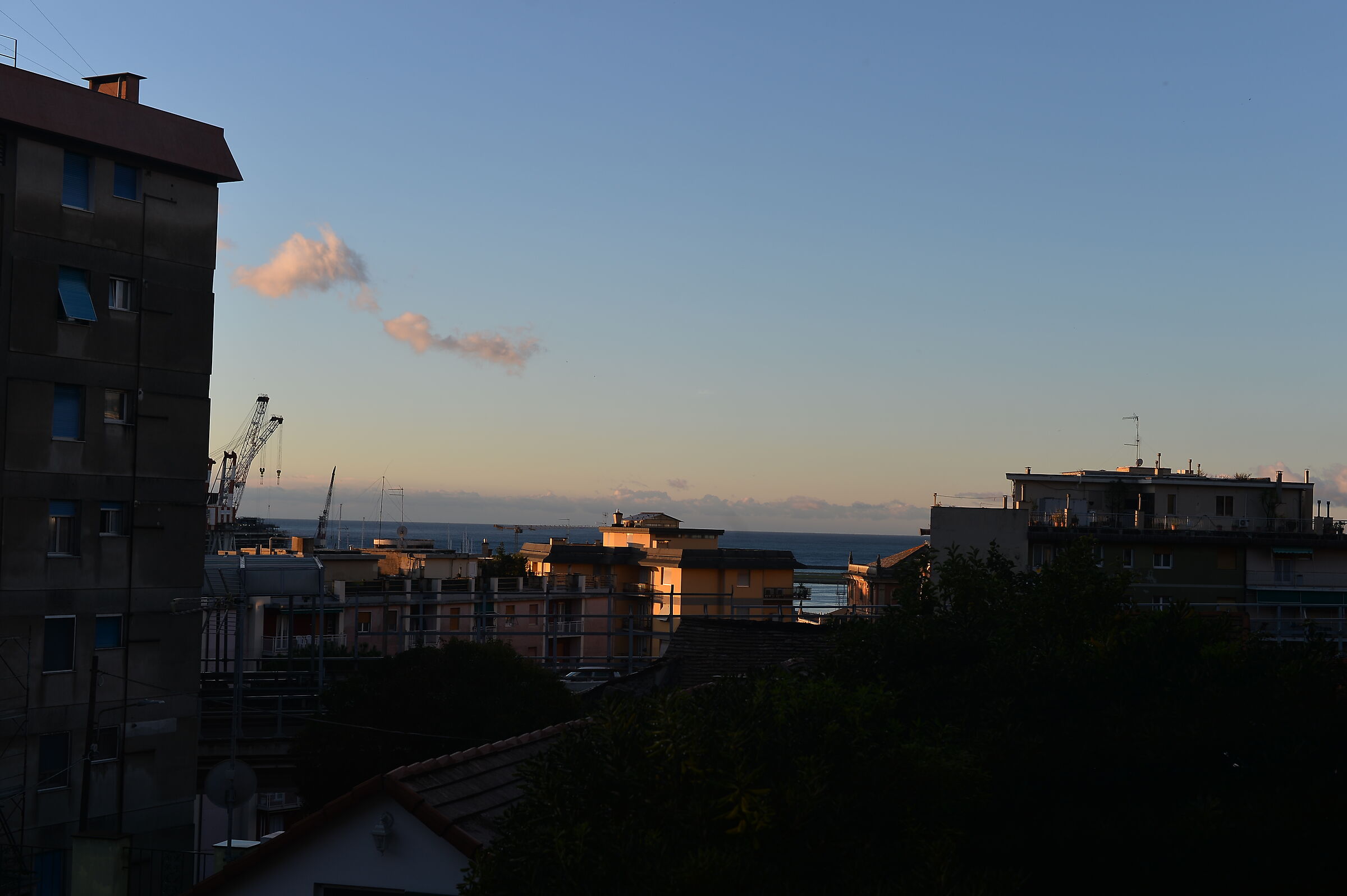 The city wakes up