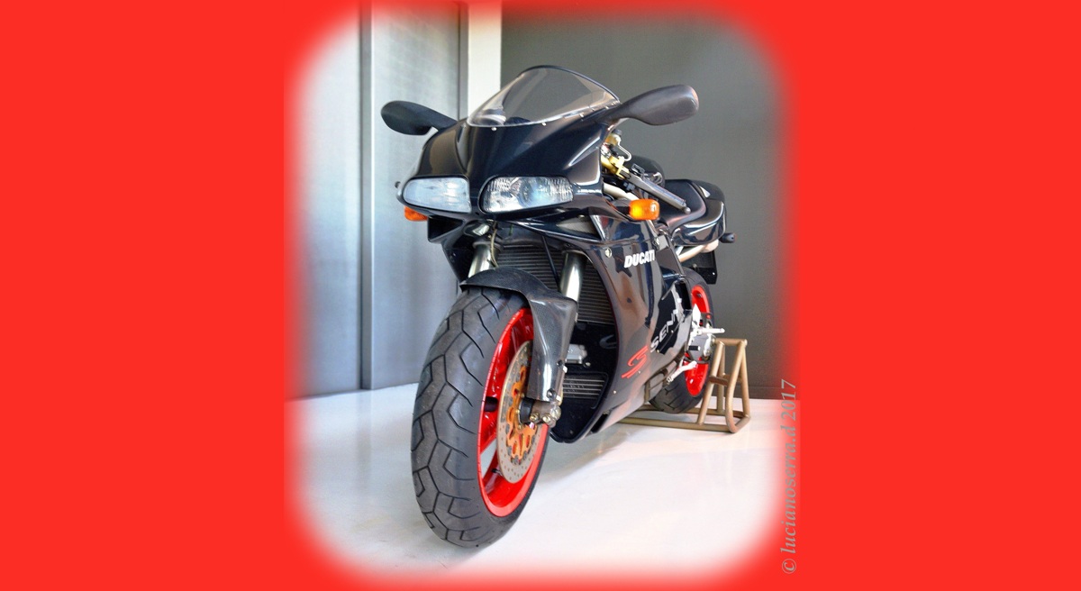 Ducati 916 Senna Edition - 1st Edition 1995