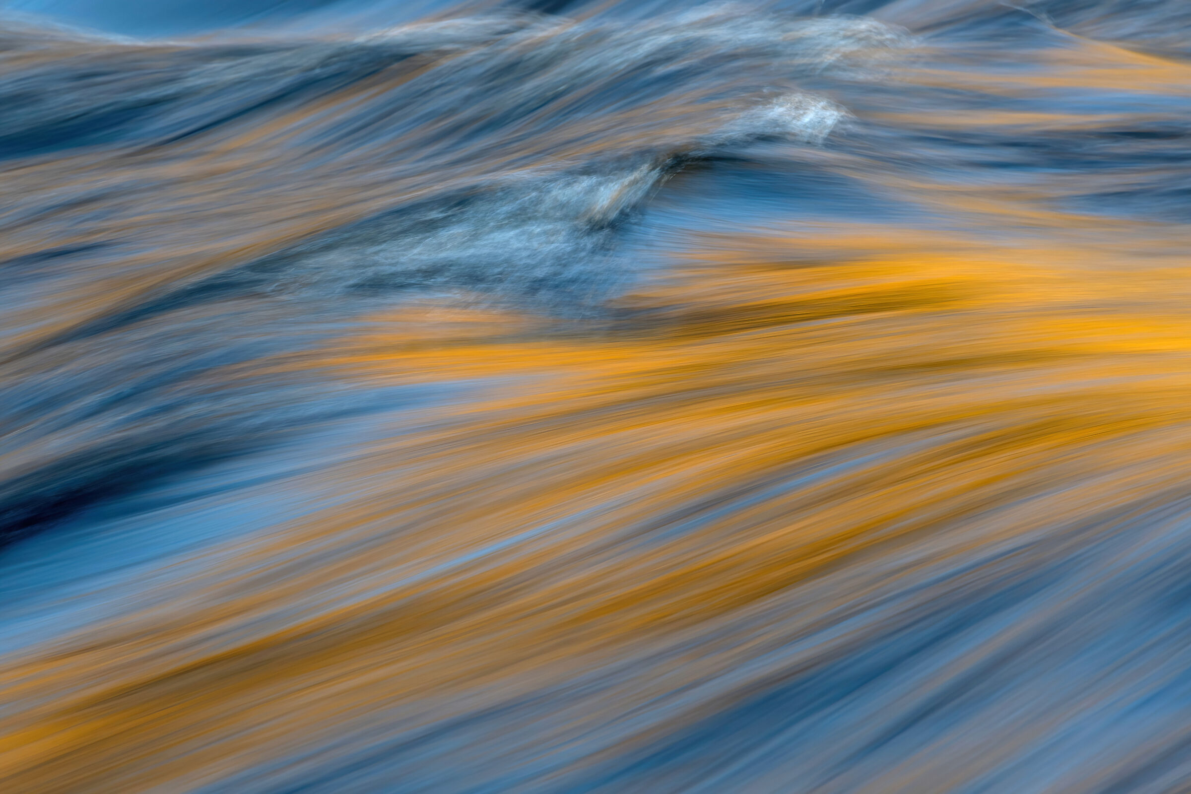 riflessi nel fiume Jacques Cartier