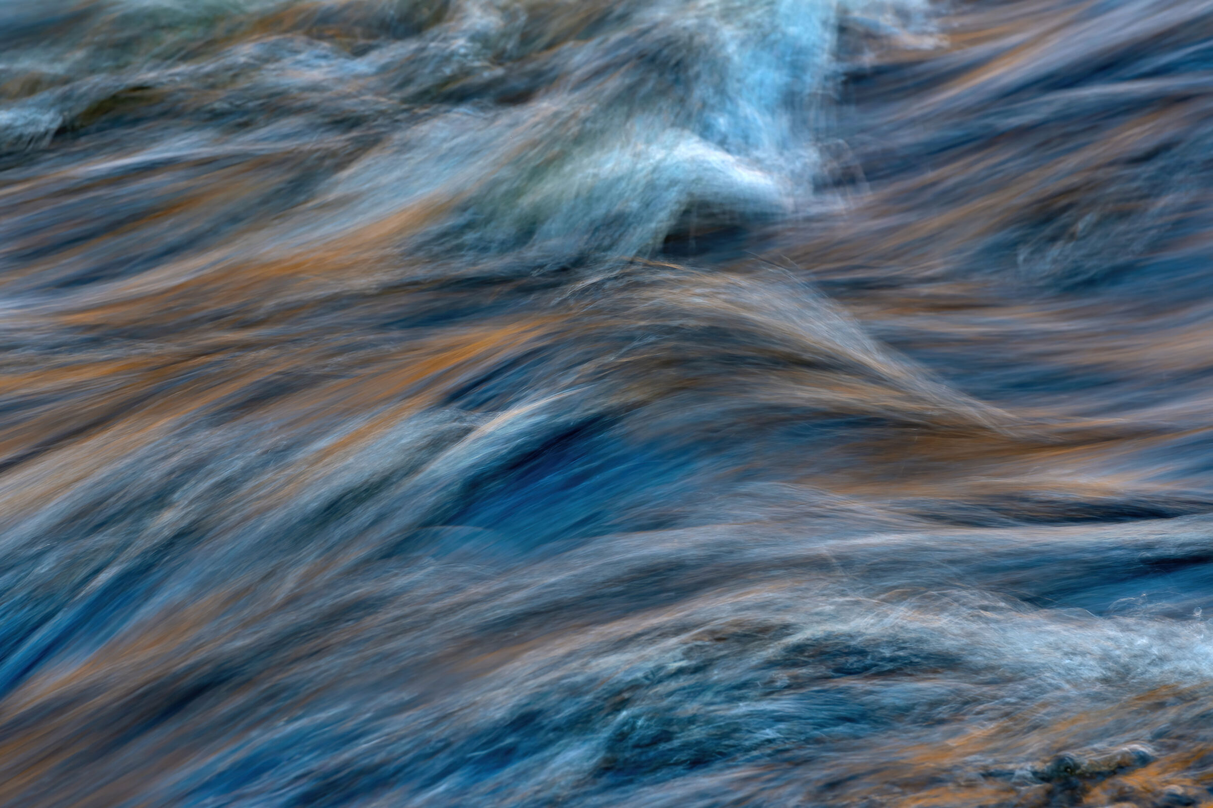 riflessi nel fiume Jacques Cartier