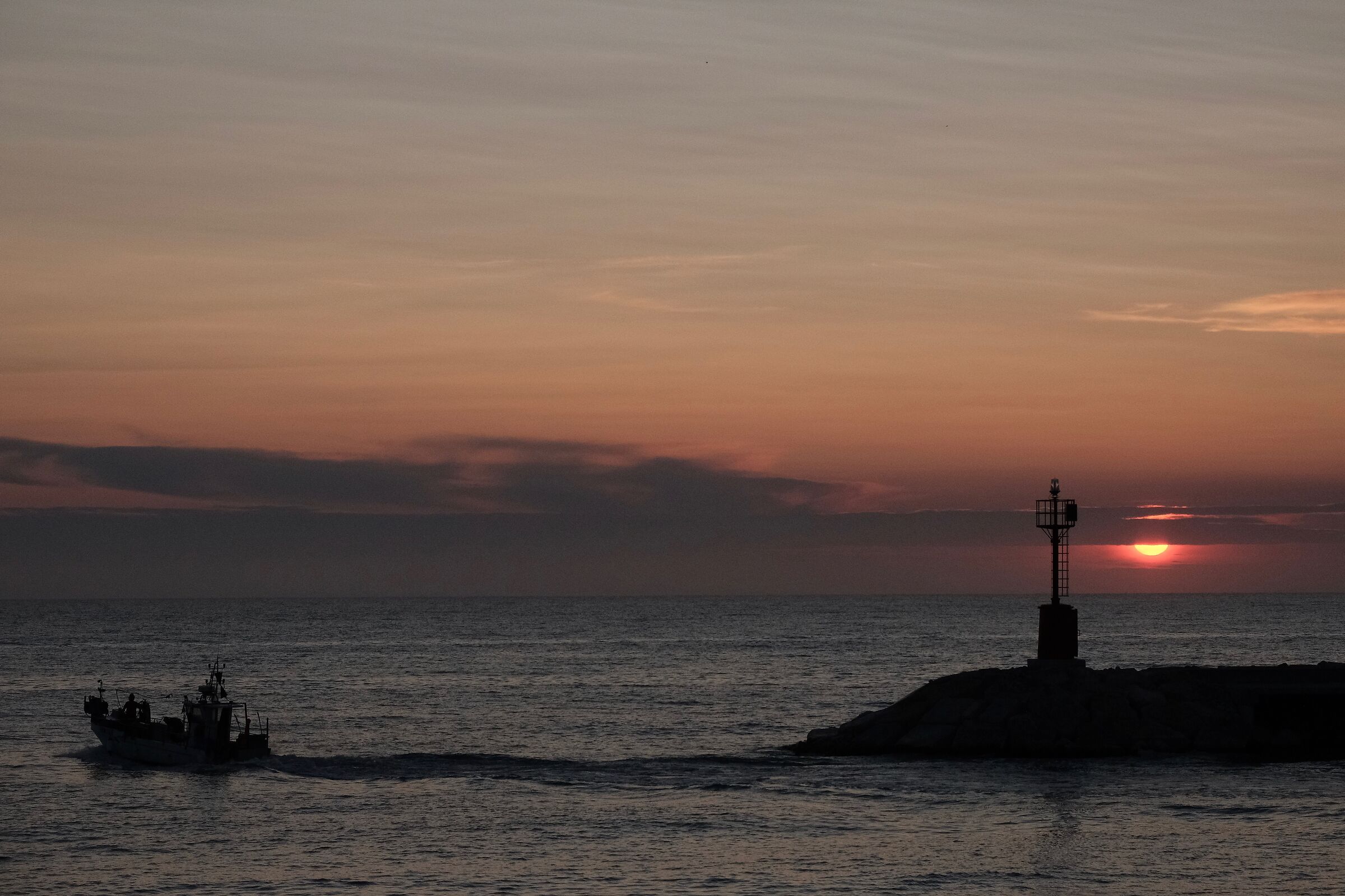 Peschereccio all Alba a Cattolica
