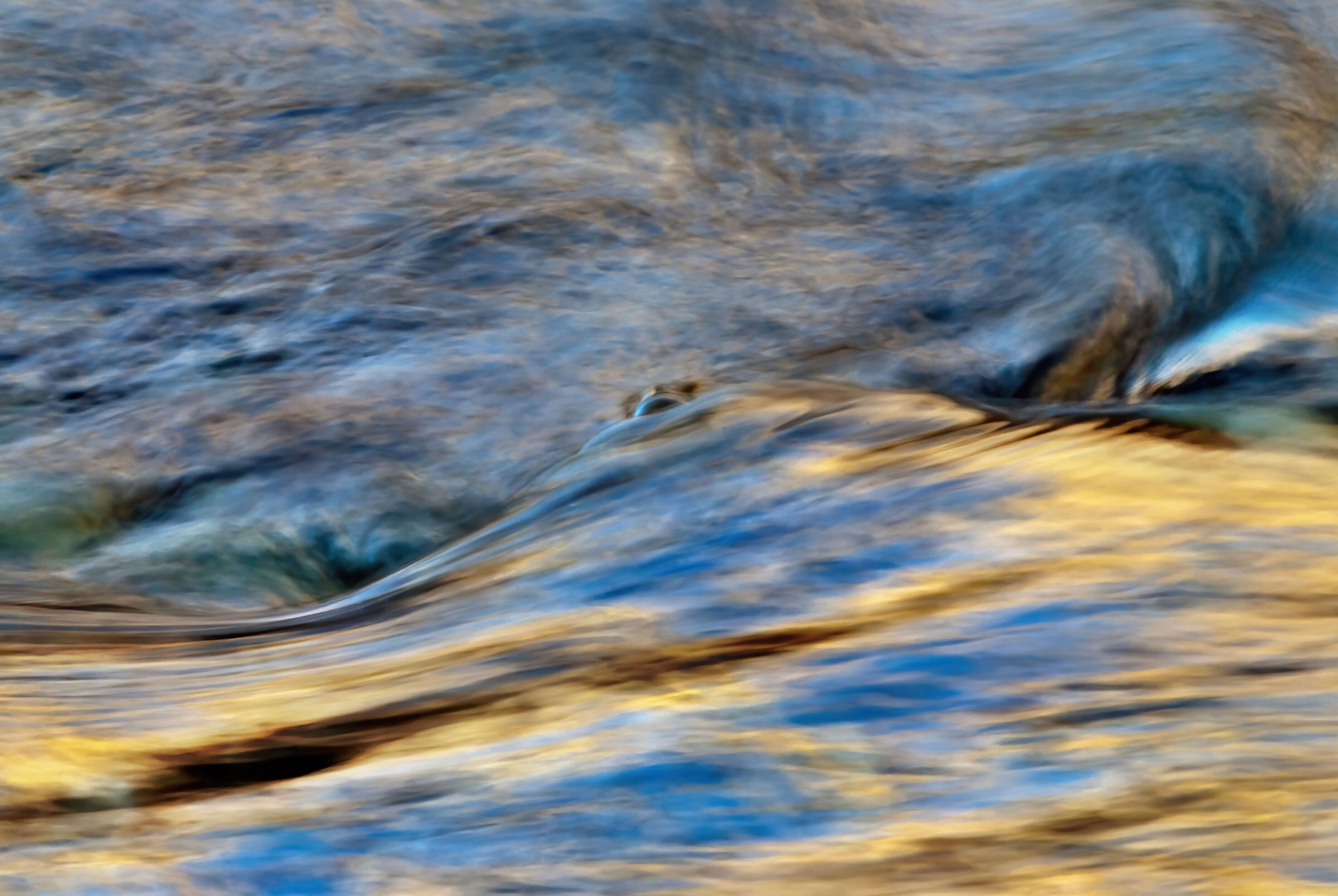 riflessi in un torrente