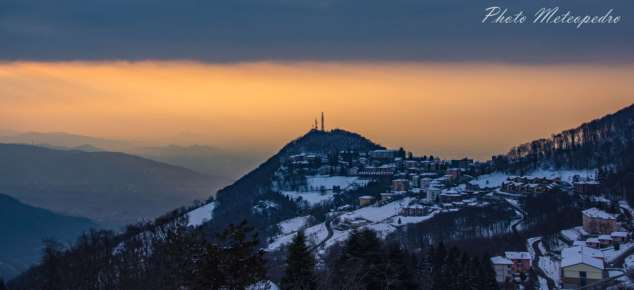 pink in the morning, the rain is approaching