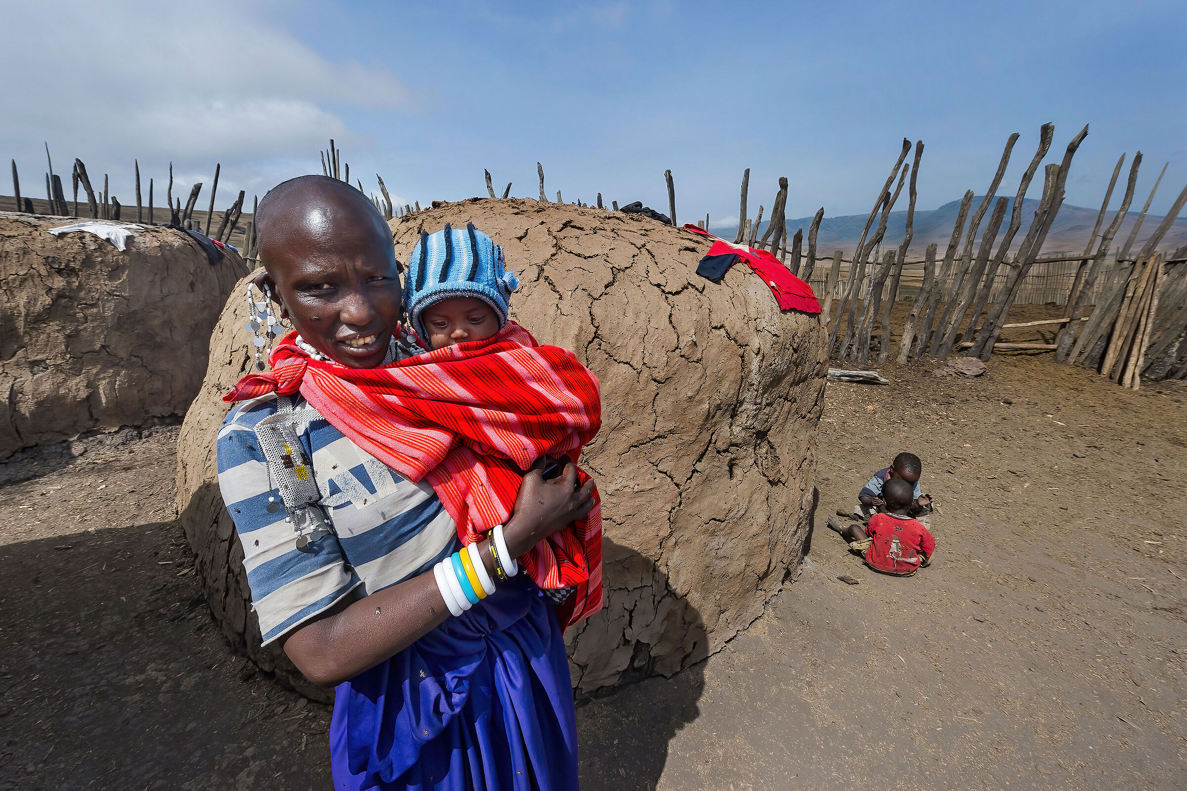 donna Maasai con i figli