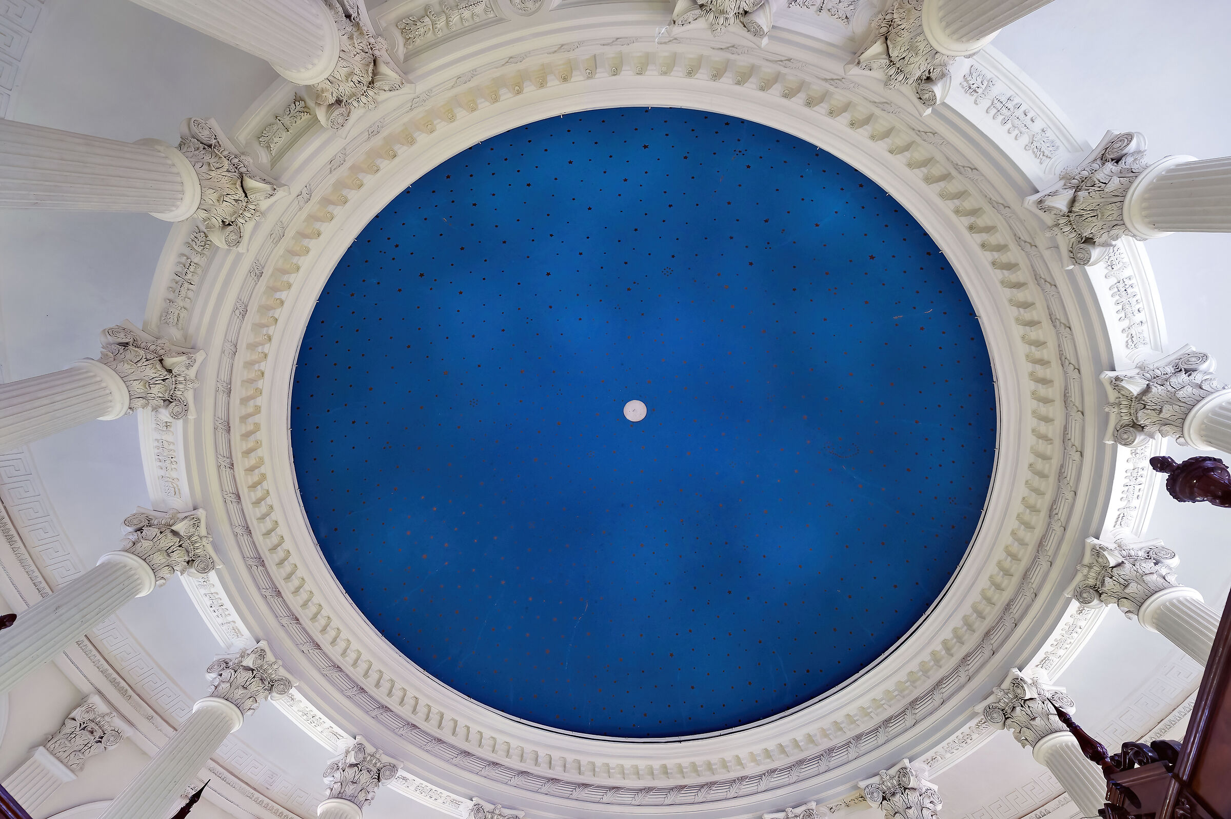 Interno della St. Andrew's Kirk
