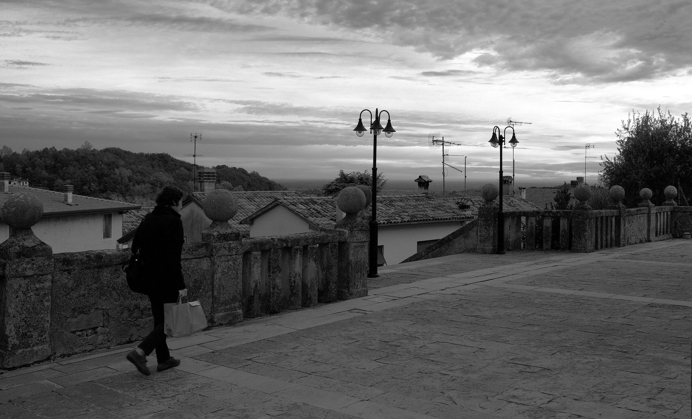 In the evening, returning home