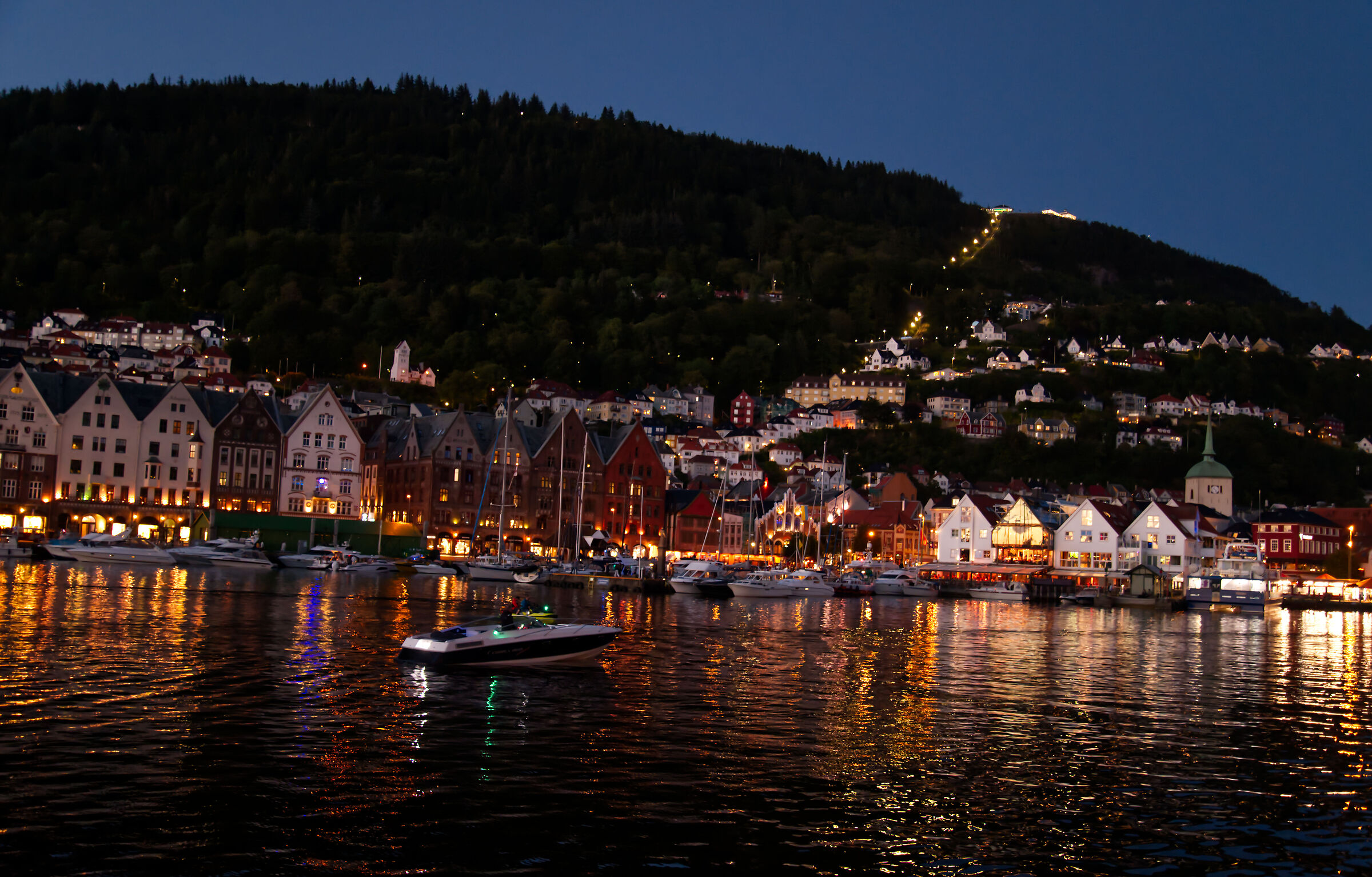 Night on the port of Bergen