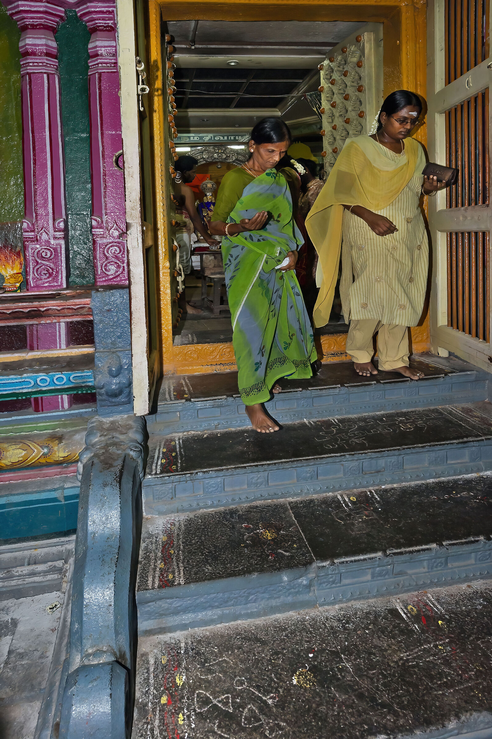 donne in tempio Hindu