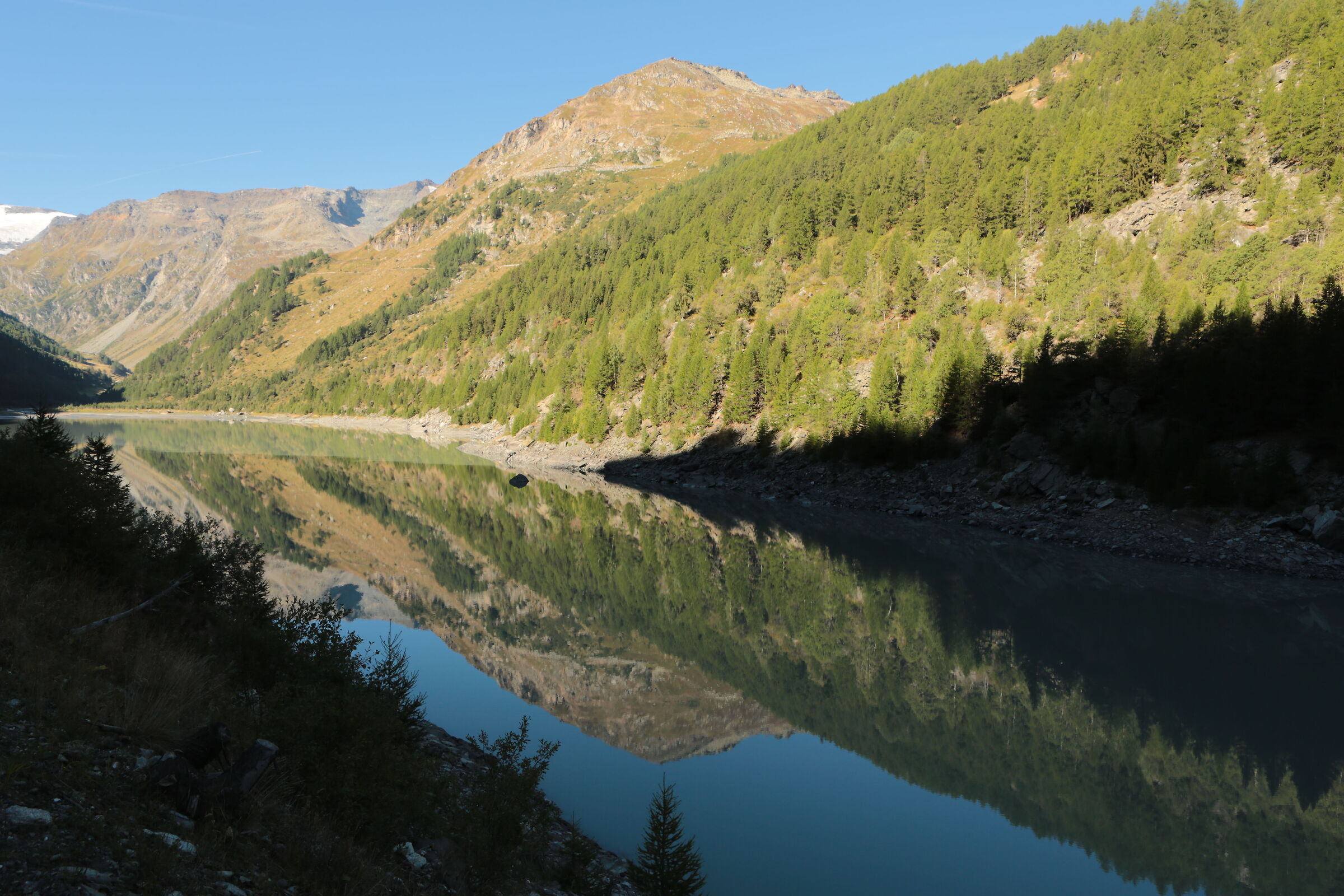 LAKE BEAUREGARD VALGRISENCHE