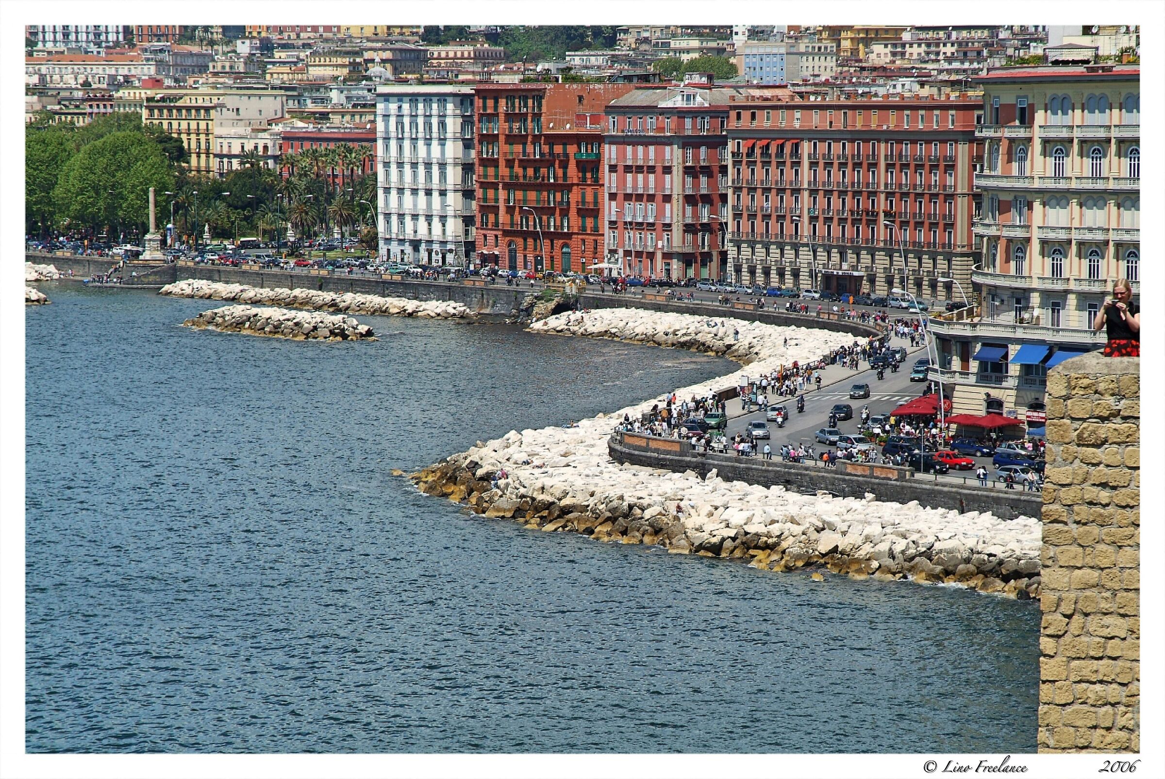 Piazza Vittoria dal Castel Dell'Ovo