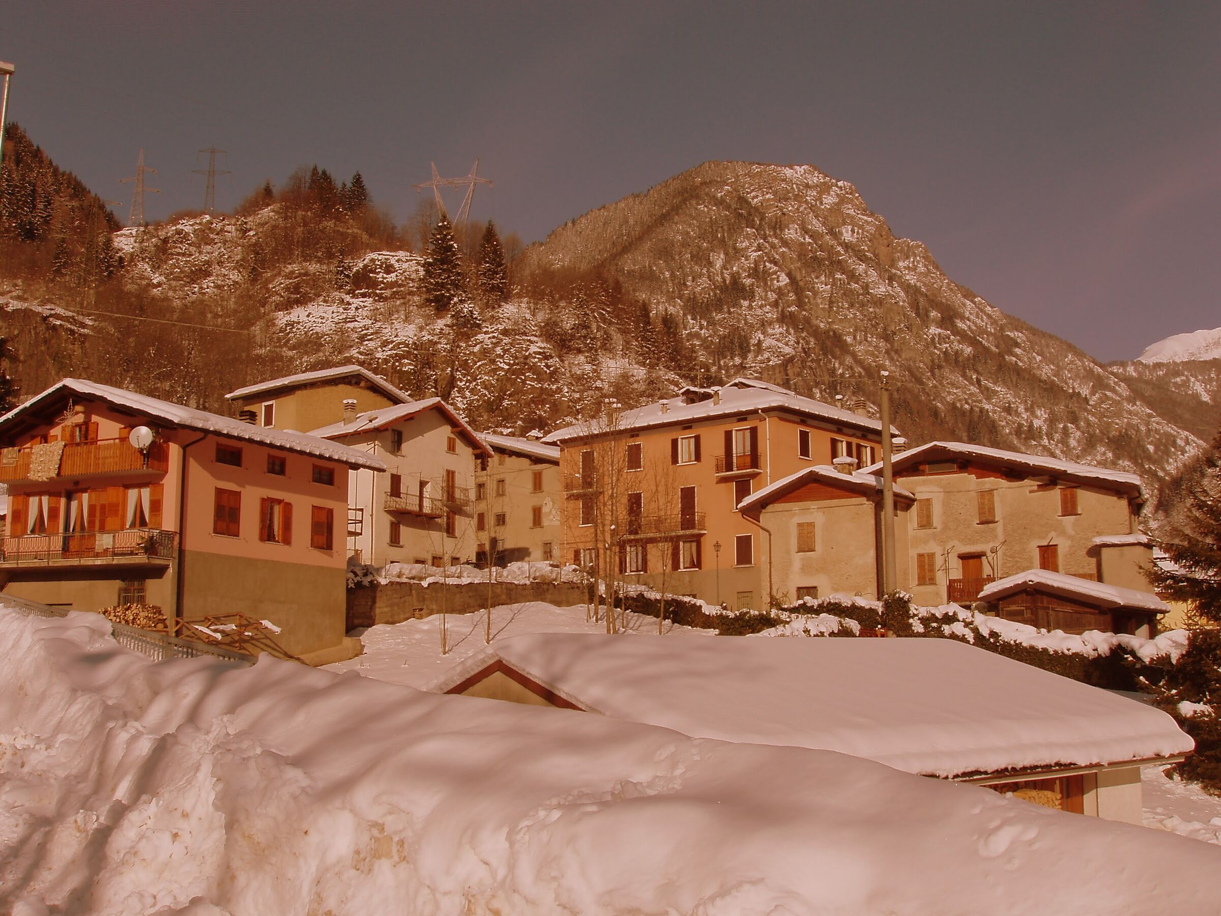 la frazione Rivioni innevata