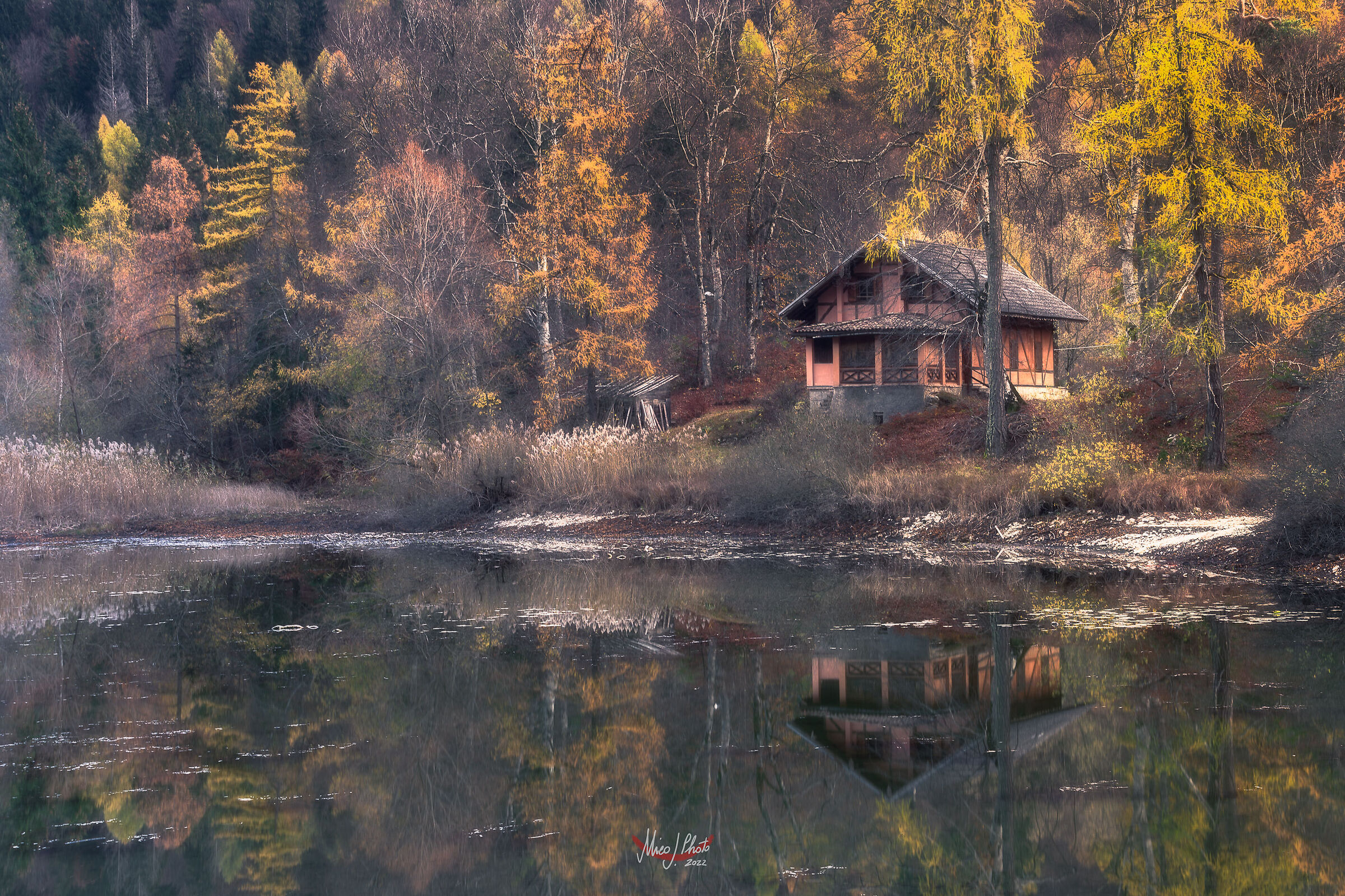 Autumn at Cei Lake