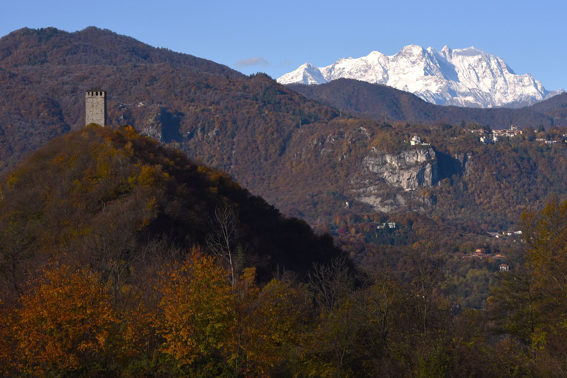Torre di Buccione e Madonna del Sasso ai piedi del Rosa