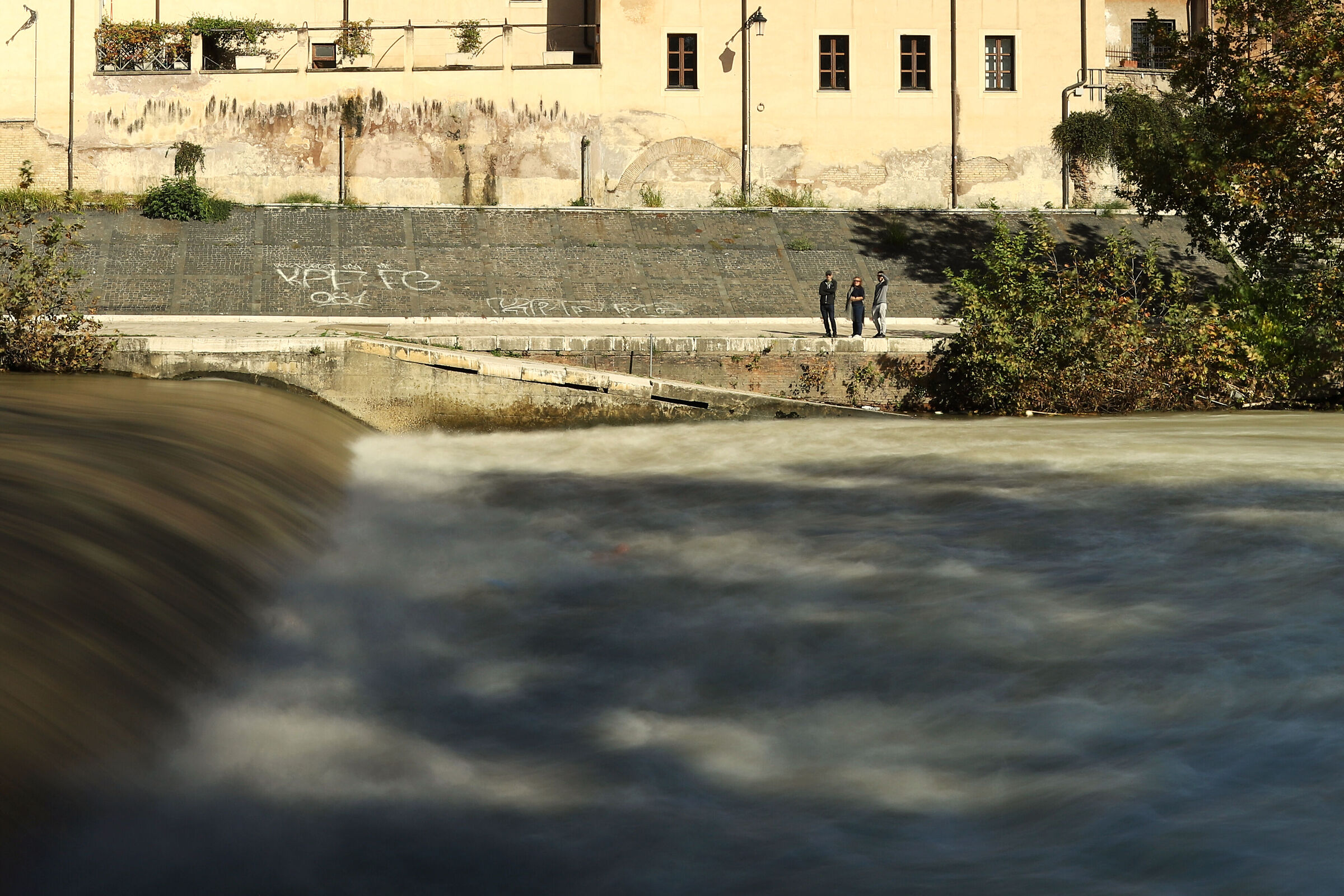 Observing the flow of the Tiber
