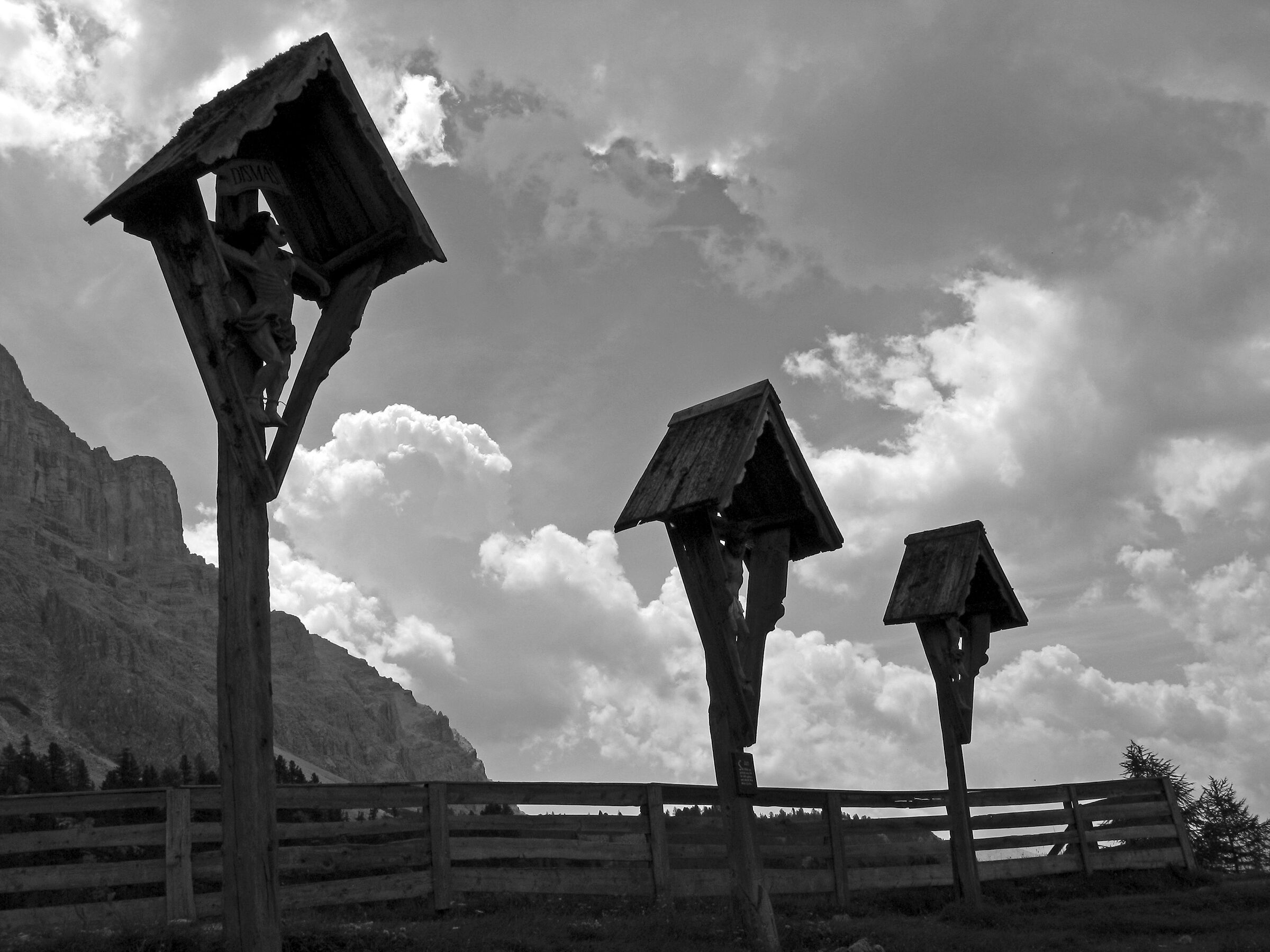 The Three Crosses of La Cruz