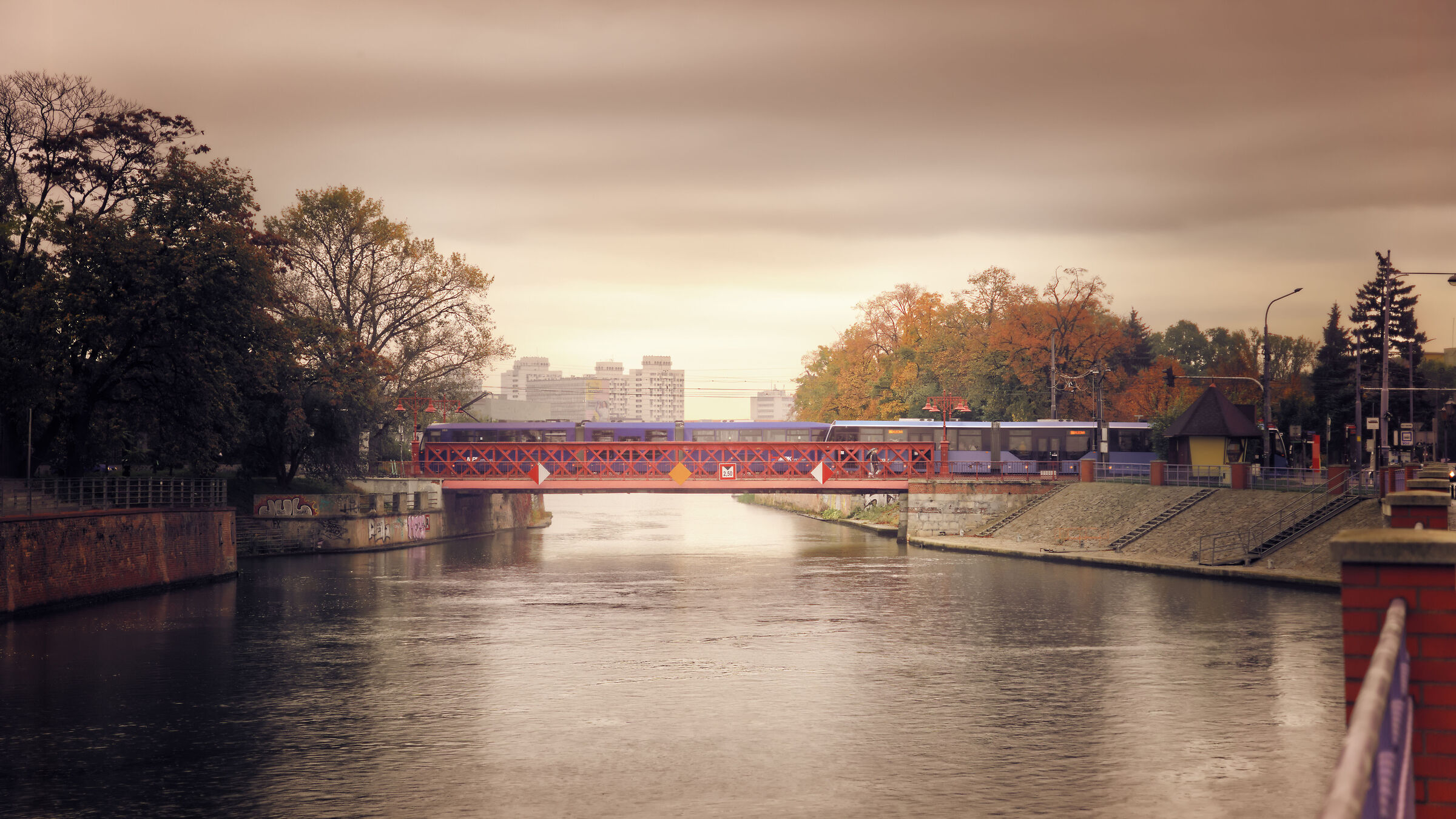 Oder River in Wroc&lstrok;aw