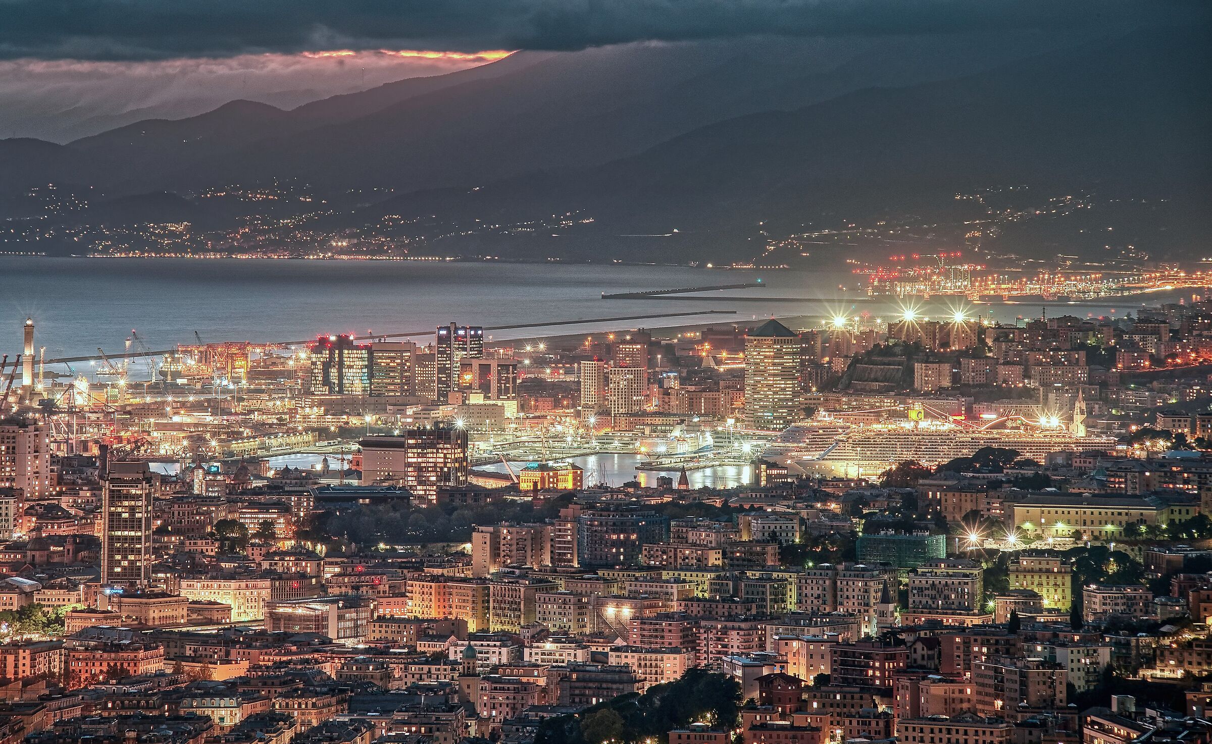 One evening in November, looking at Genoa from above....