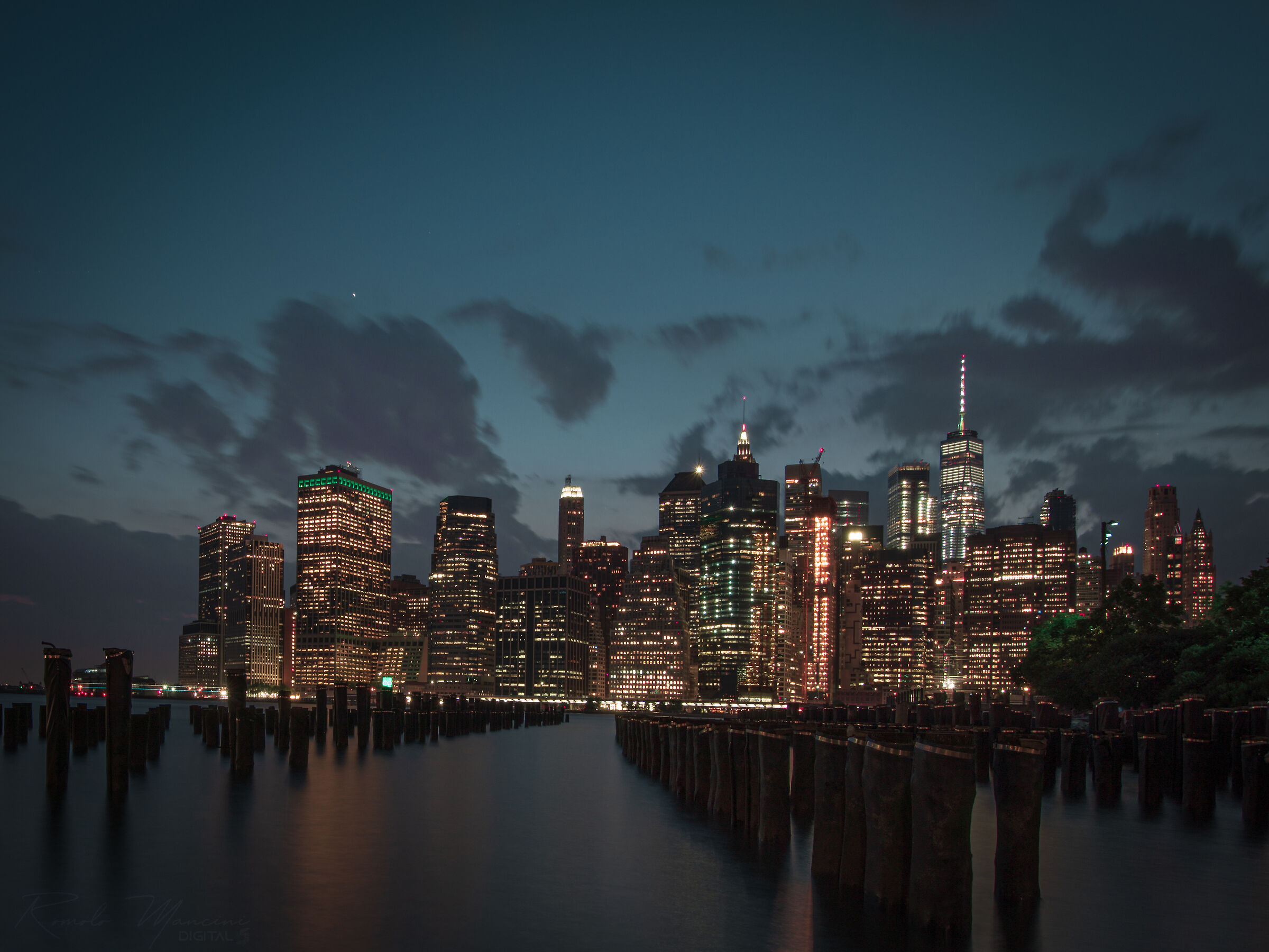 Manhattan Skyline (New Color)