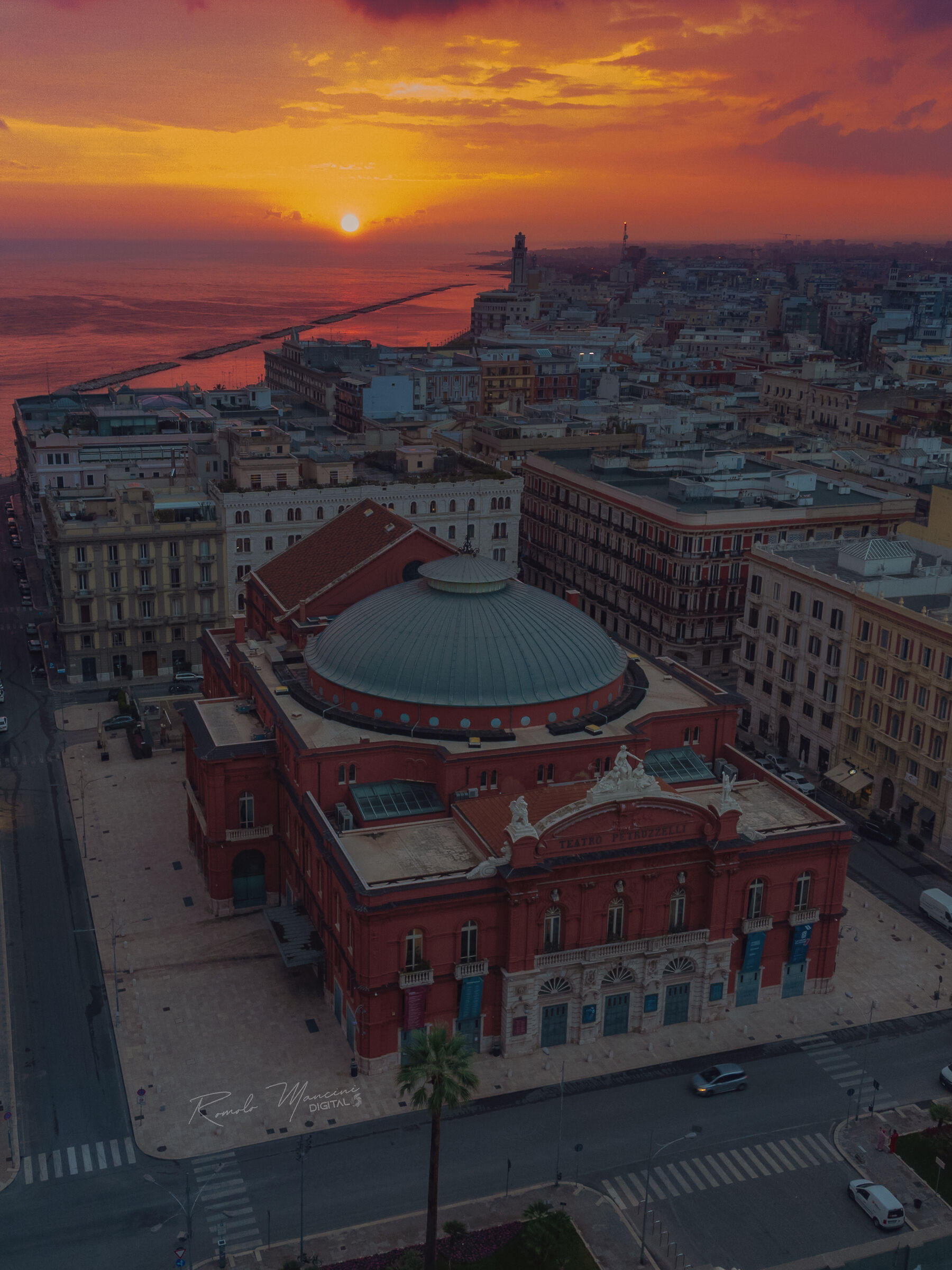 Teatro Petruzzelli - Alba