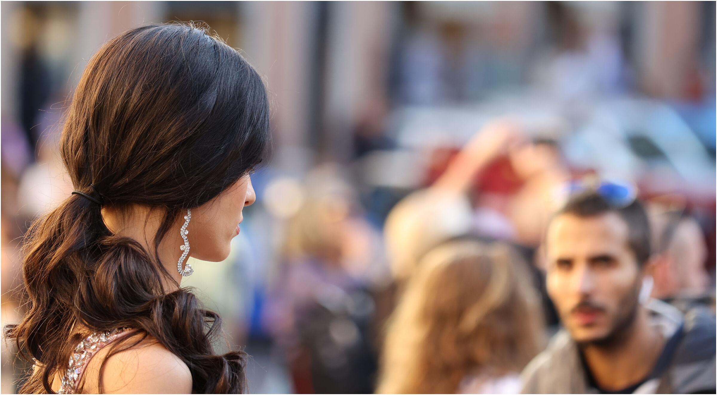 Why is he looking at me!!!