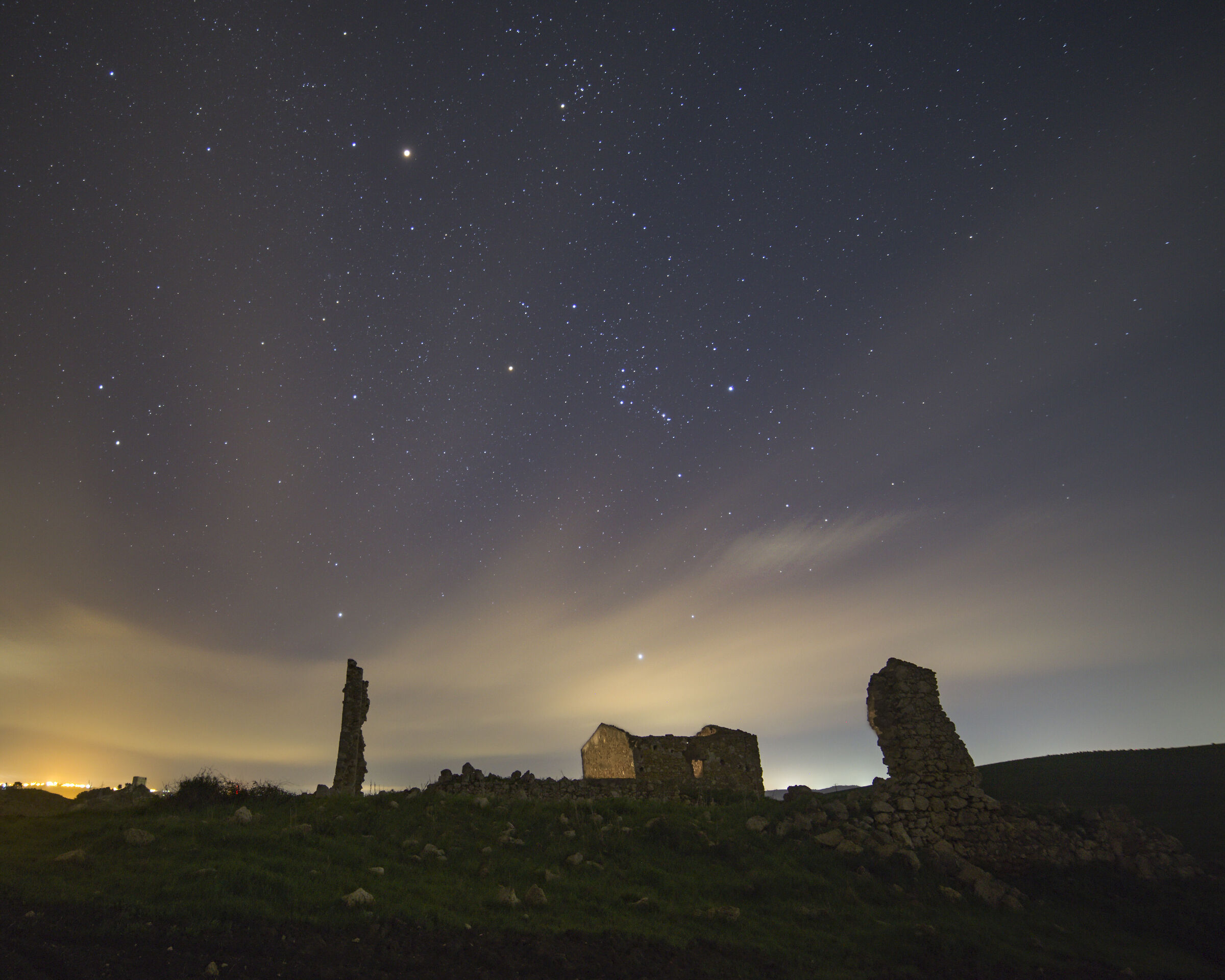 Stonehenge dei poveri e costellazioni invernali