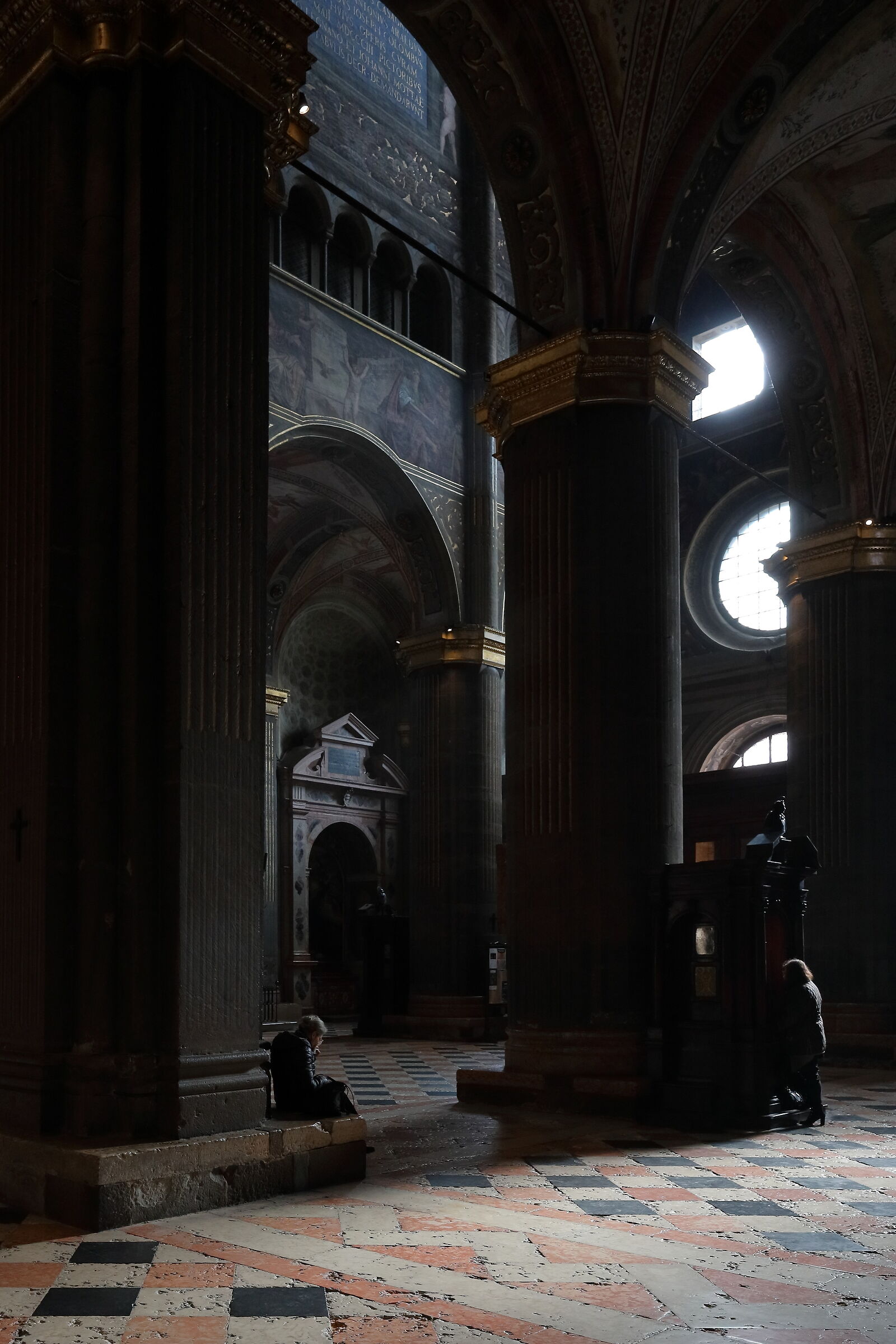 Cremona, confessions in the cathedral