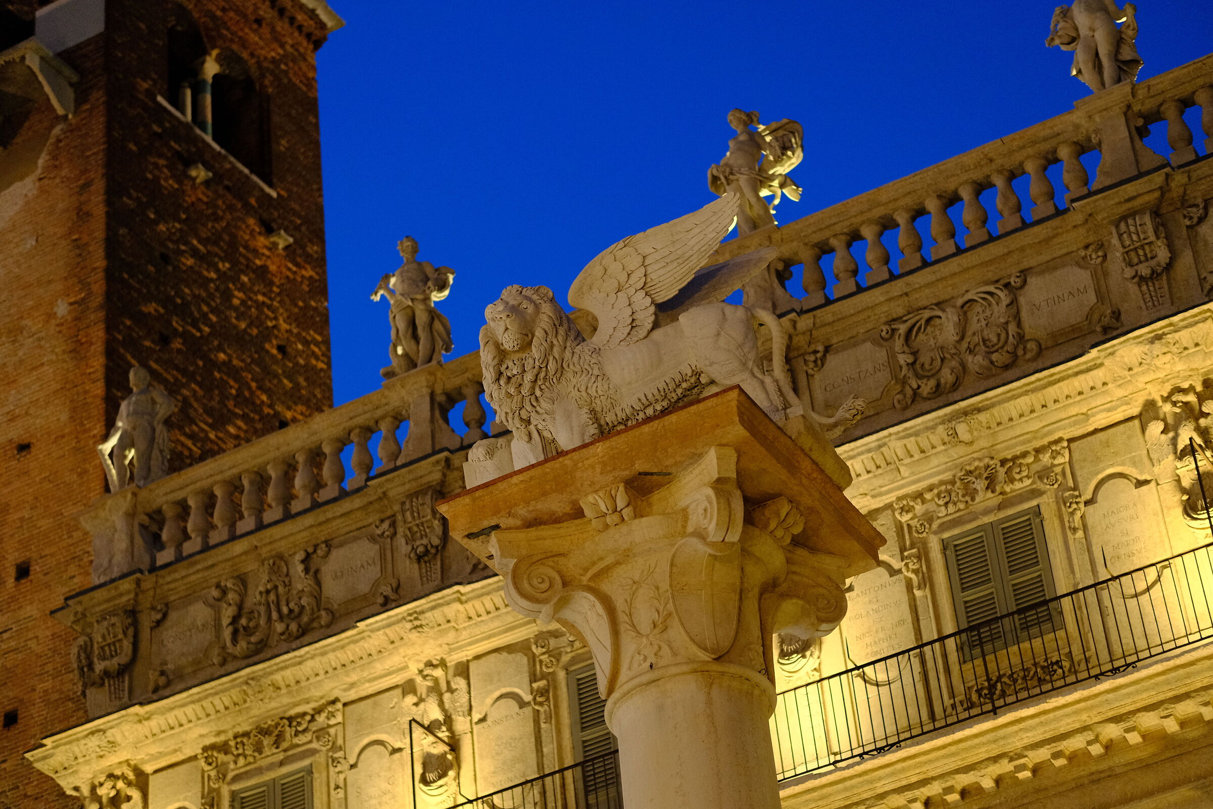 Leone Alato in Piazza Erbe - Verona