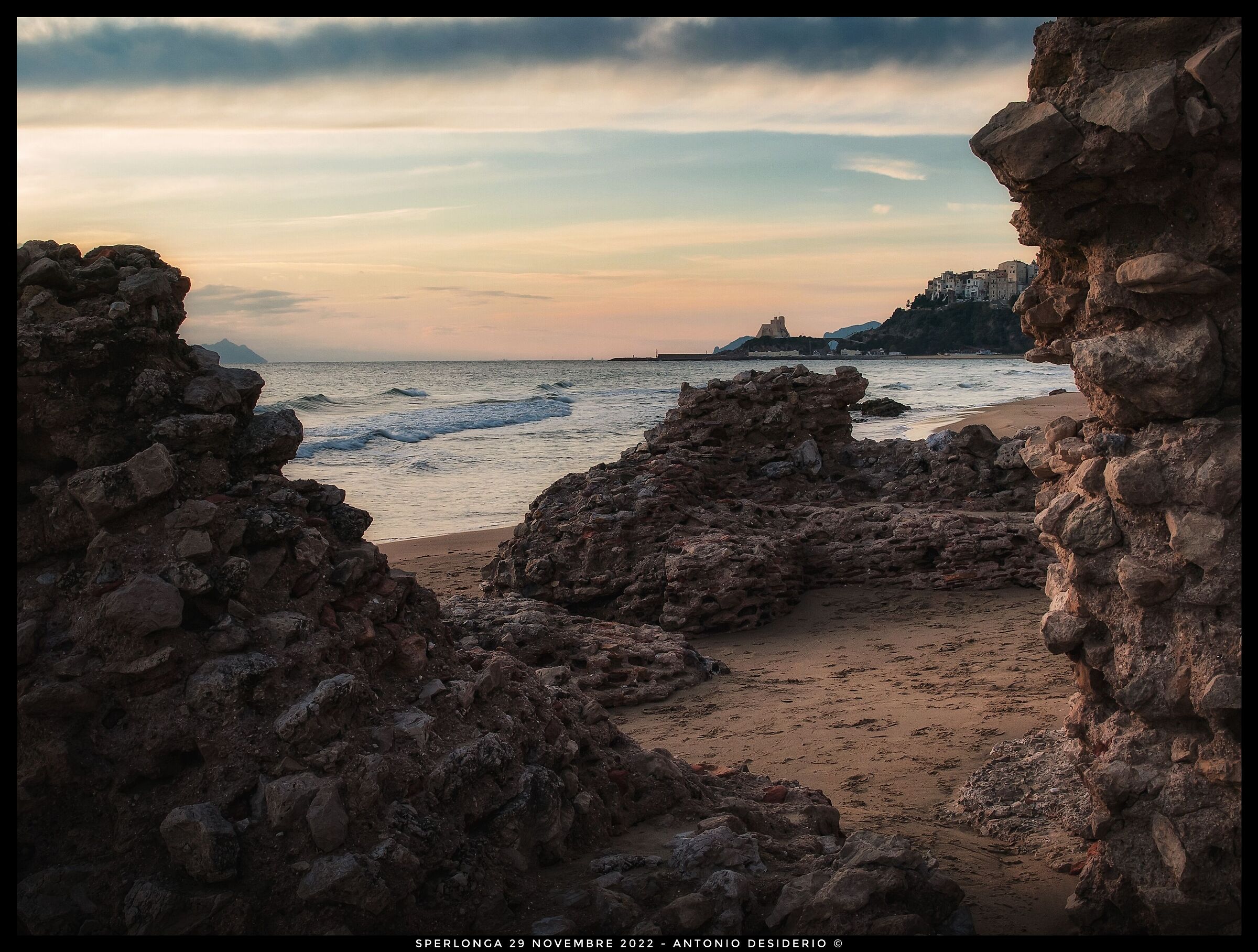 Tra i resti, di antiche mura....