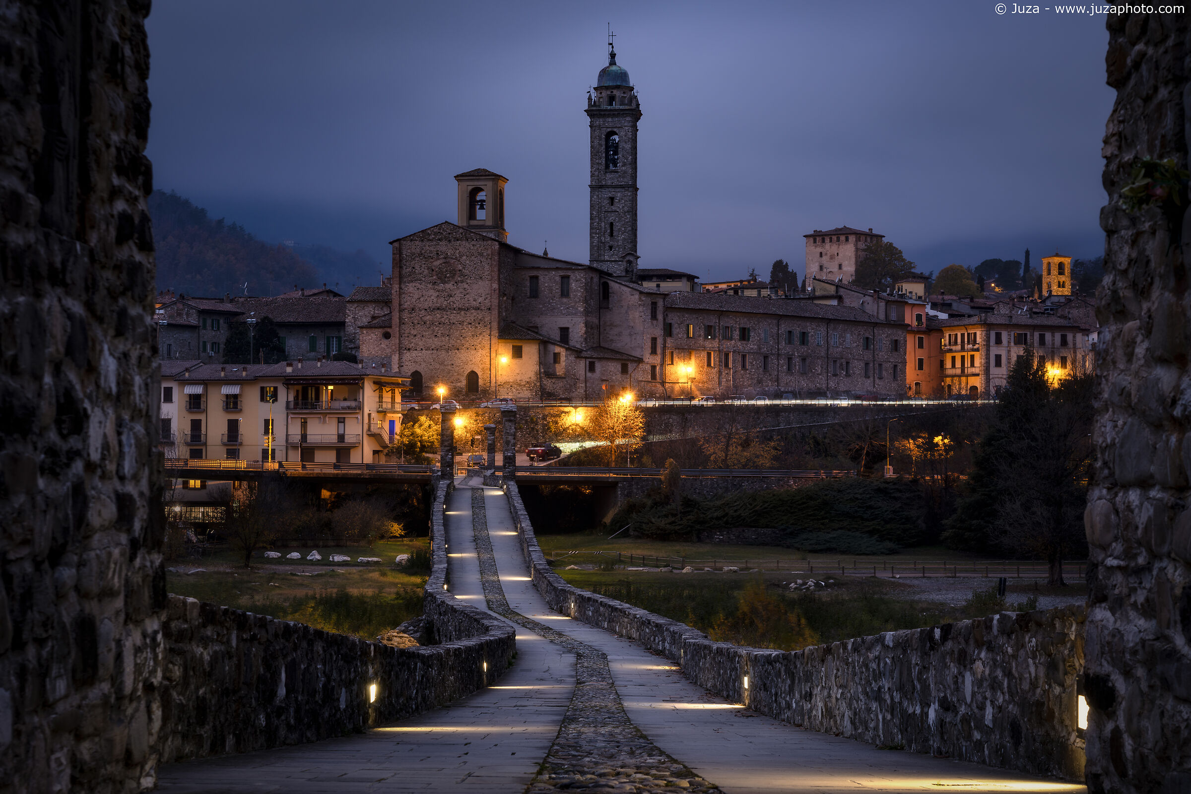 Bobbio nella cornice del ponte
