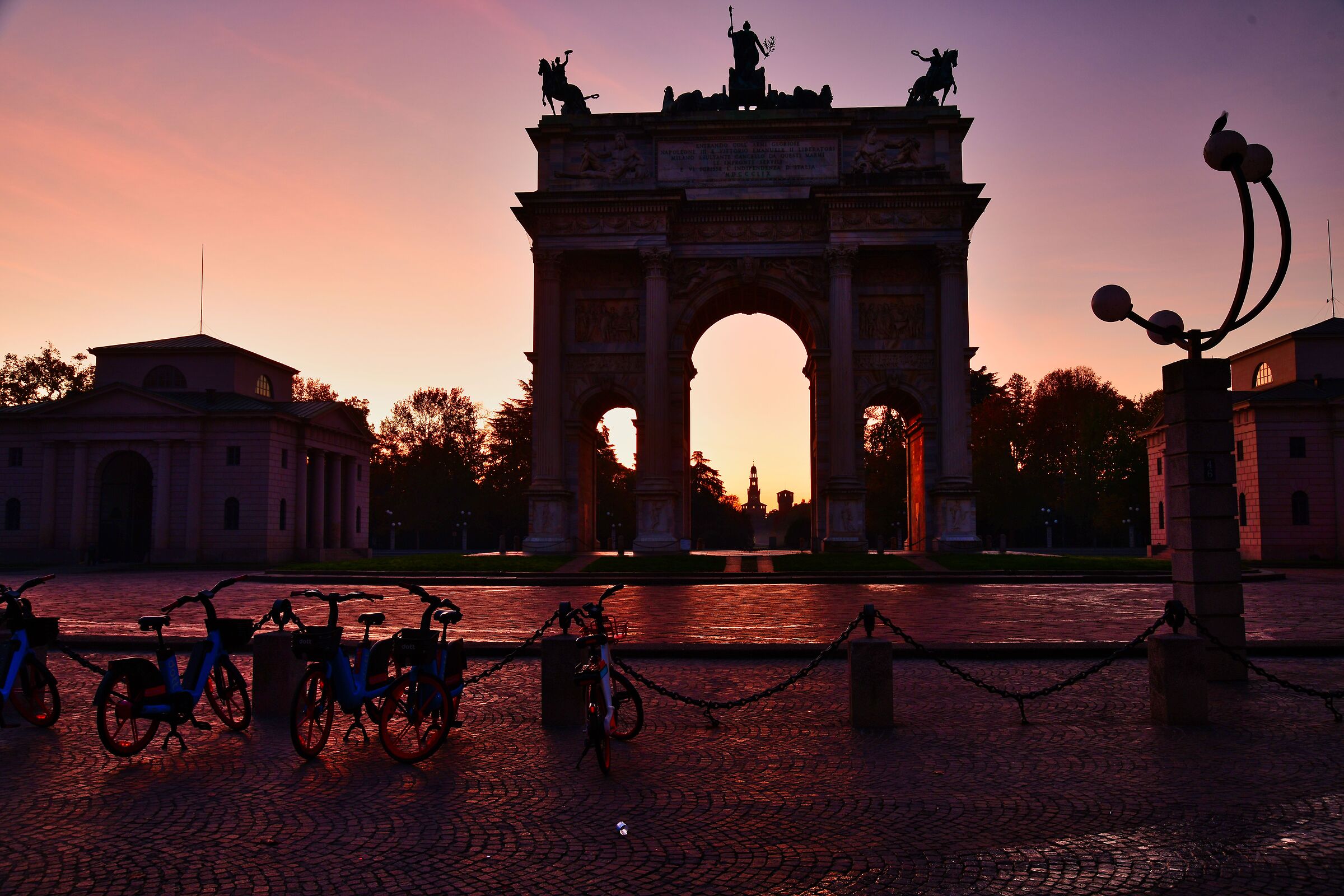 Milan arch of peace