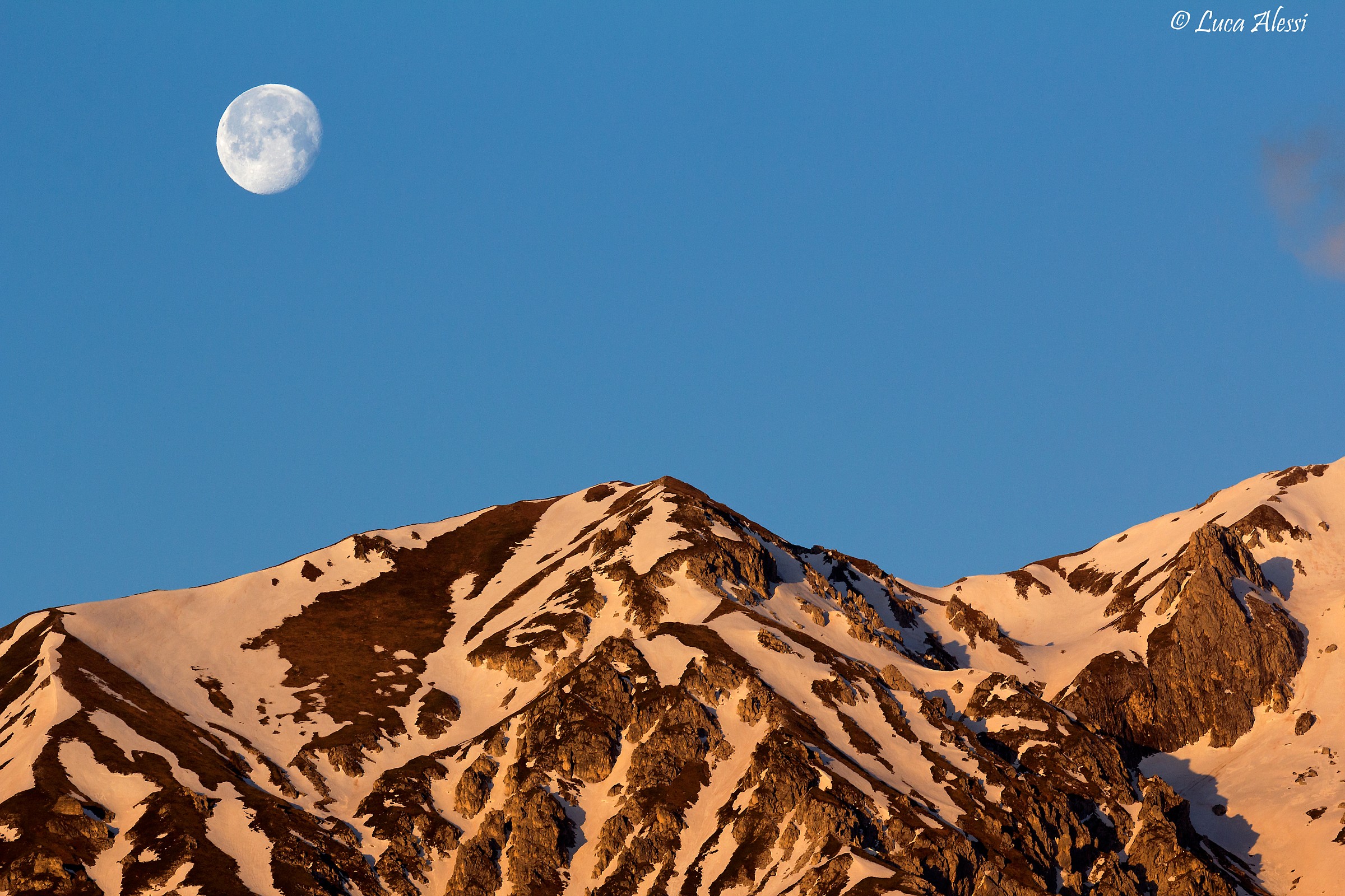 Alba sui monti abruzzesi