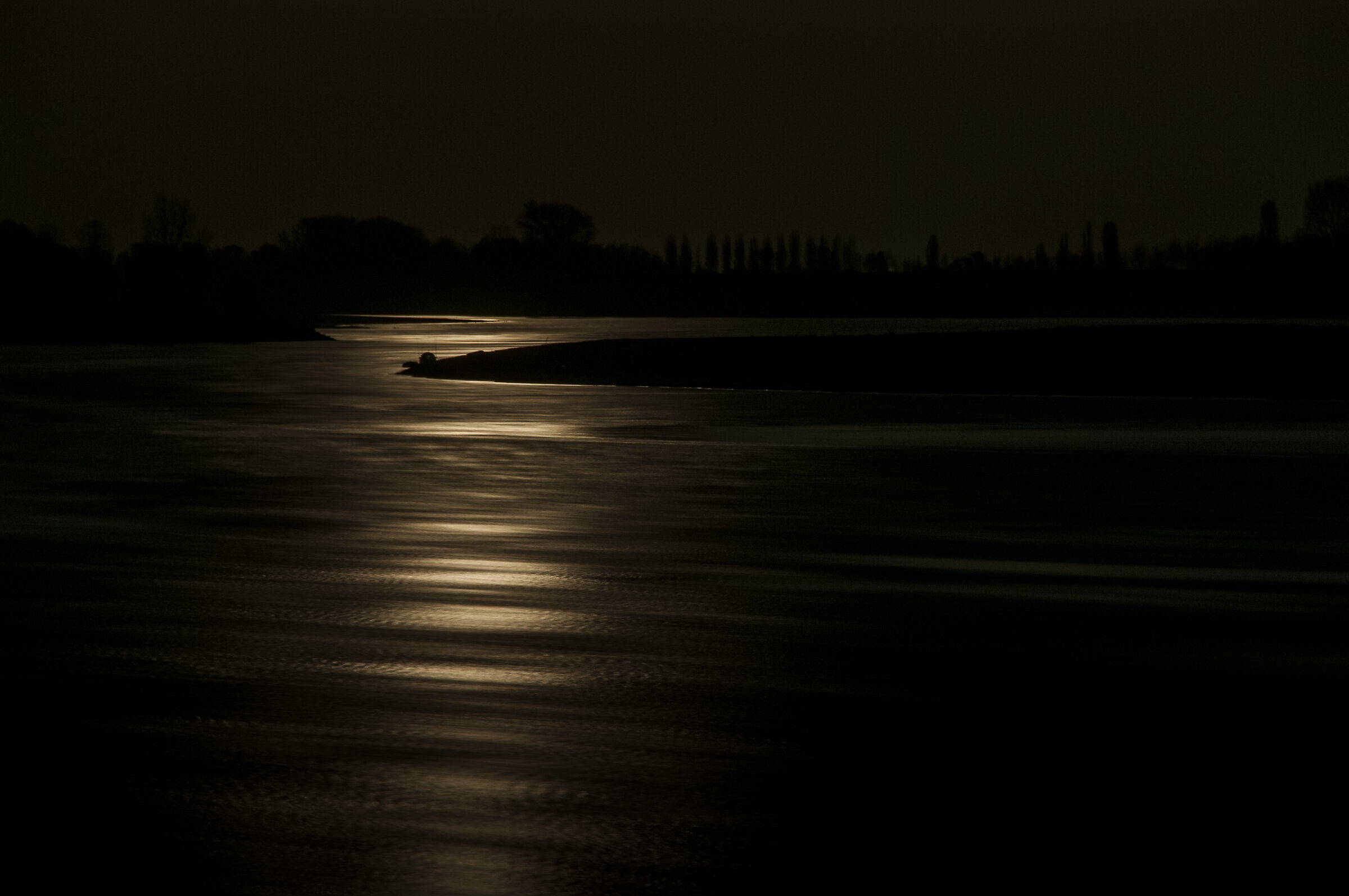 RIVER PO NIGHT