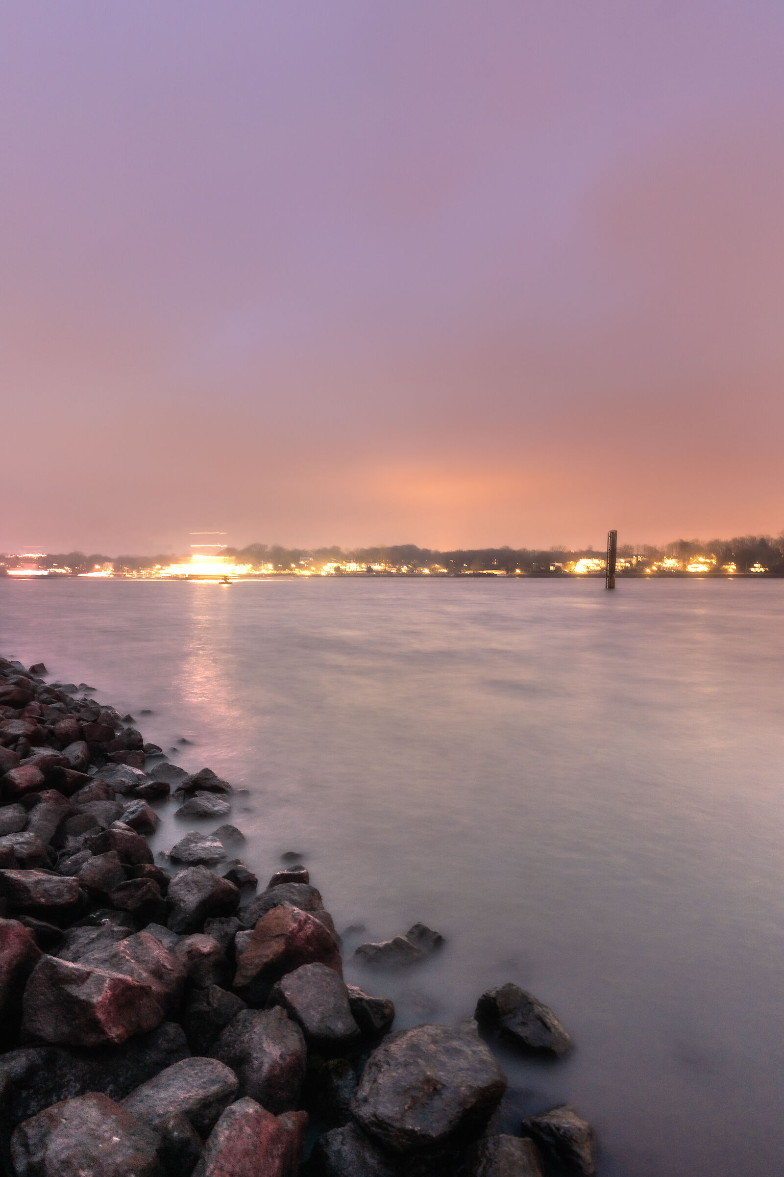 Elbe. Finkenwerder