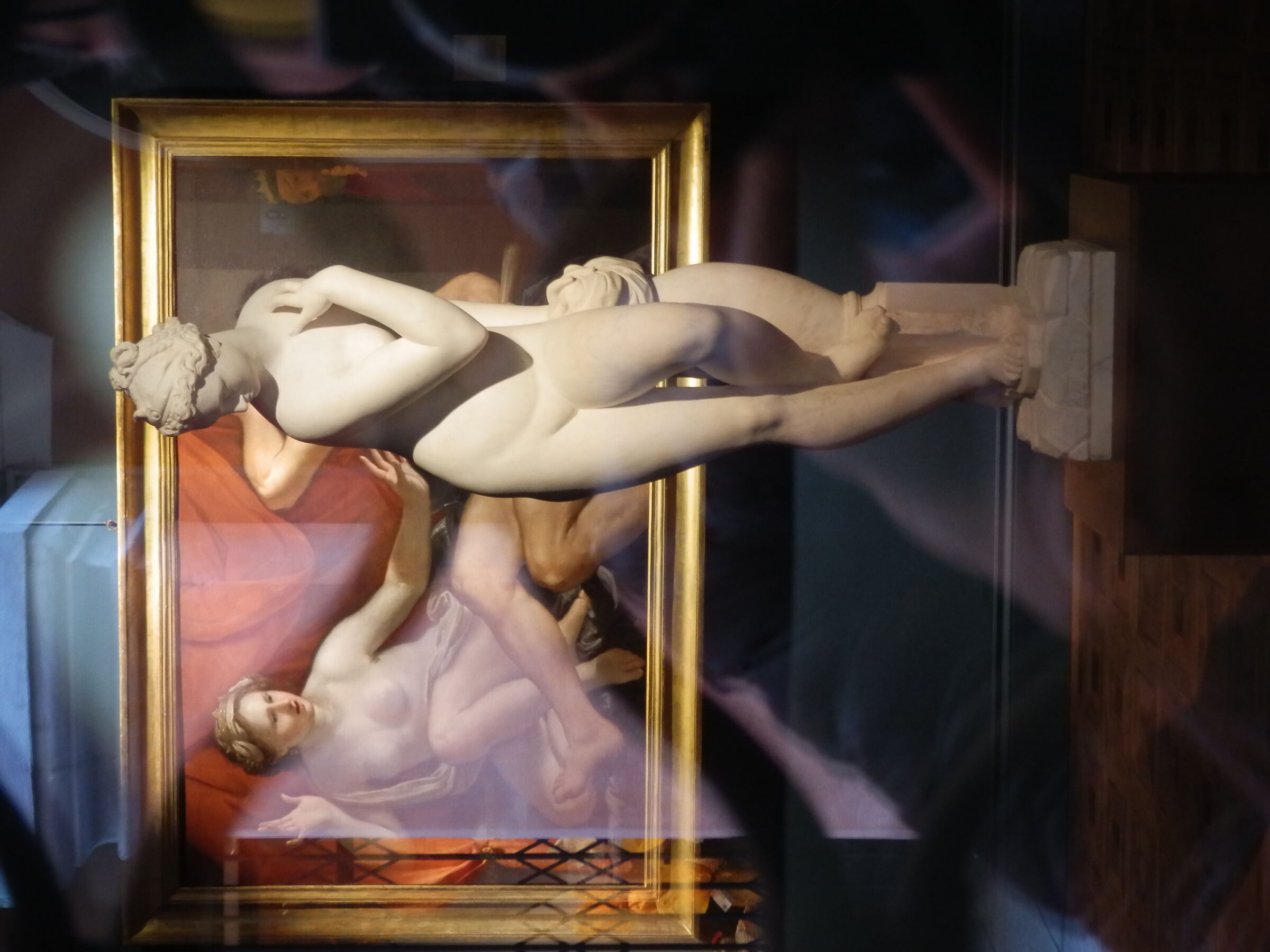 Scultura con riflessi