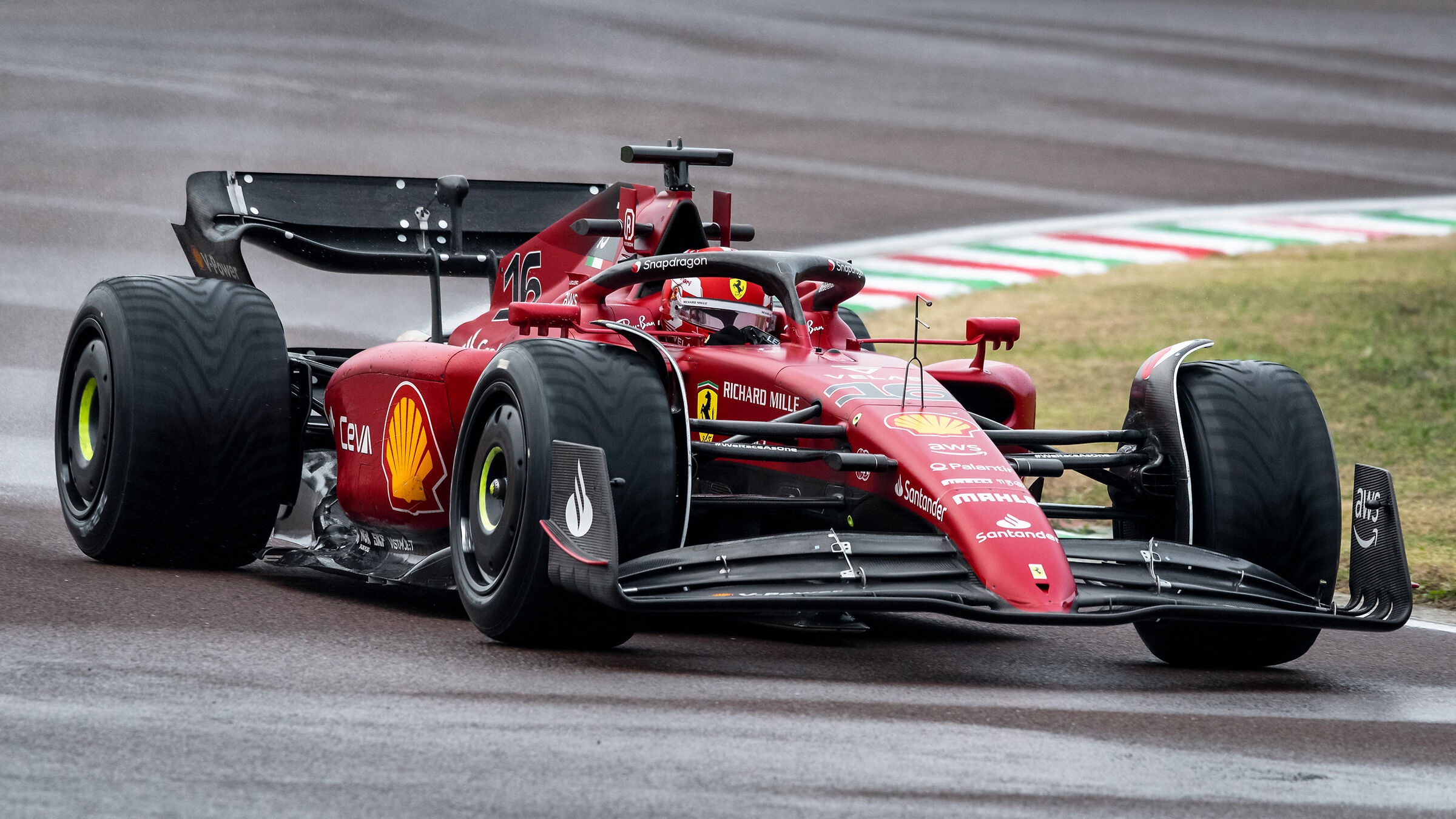 Test pirelli wet 2023