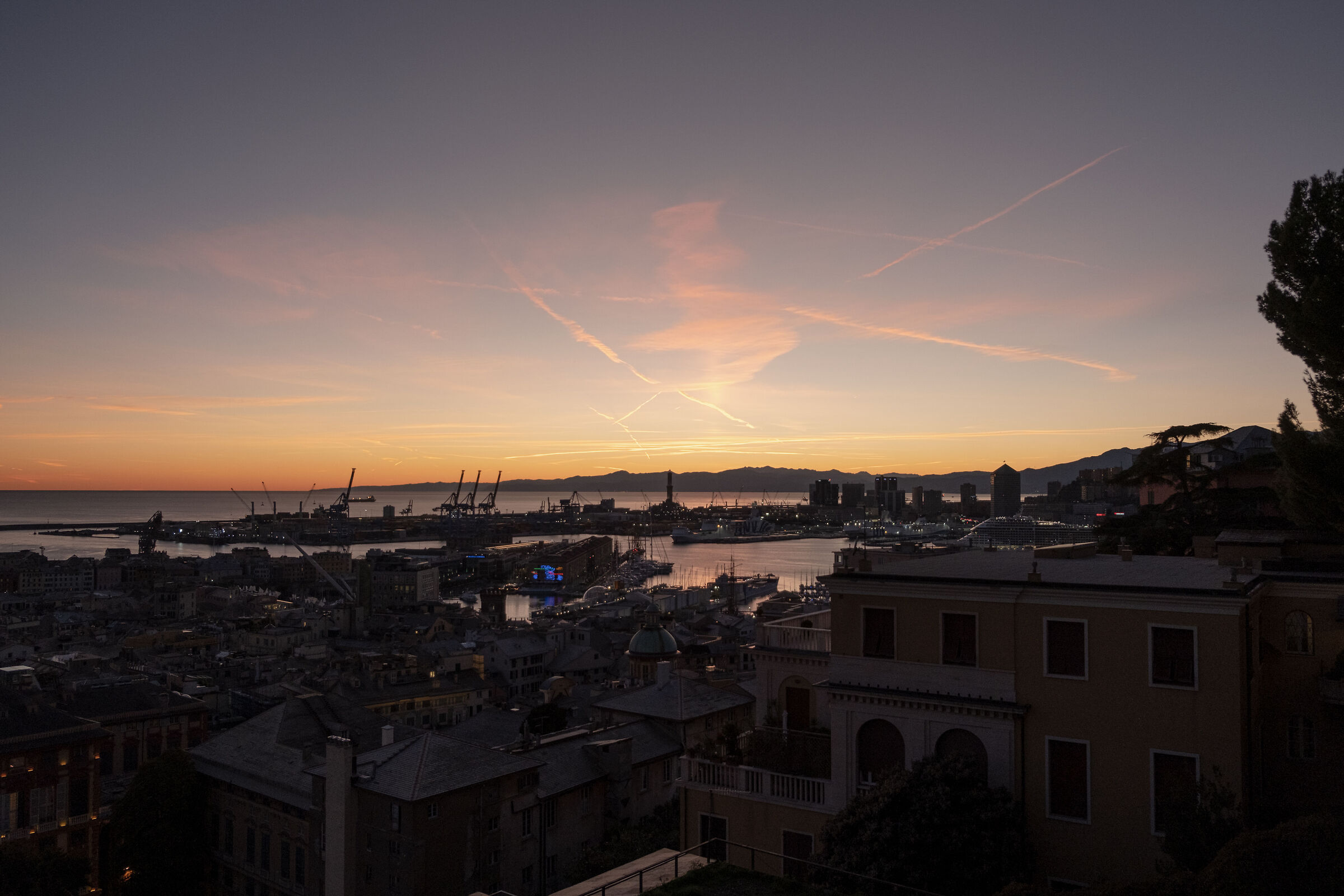 Tramonto sulla Lanterna